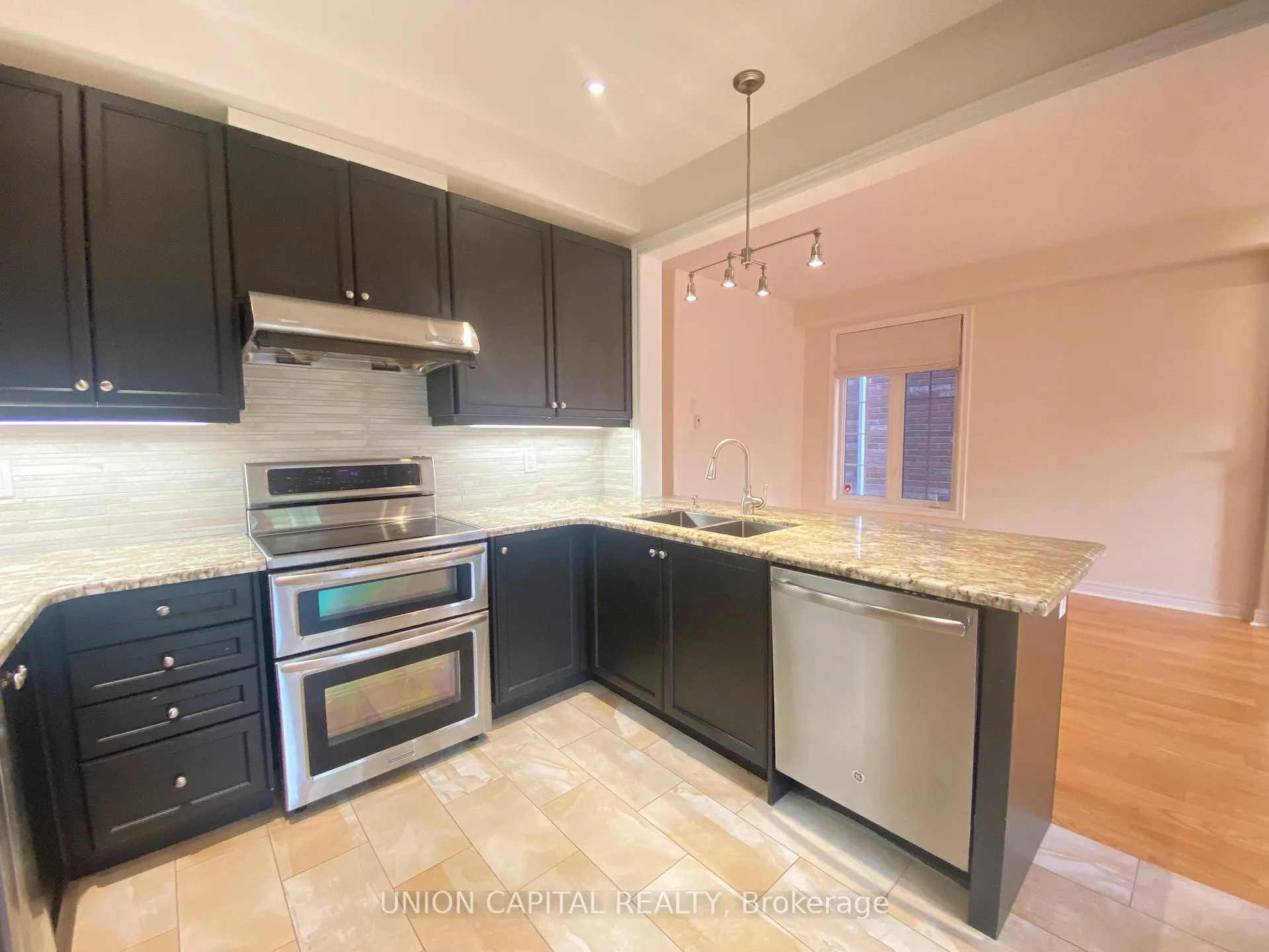 Photo 18 of 73 Mary Ellen Baker Crescent, Vaughan, Patterson — HOMEH
