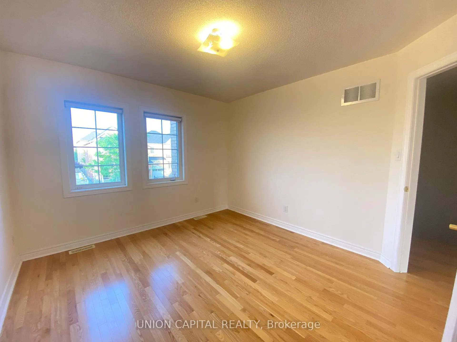 Photo 25 of 73 Mary Ellen Baker Crescent, Vaughan, Patterson — HOMEH