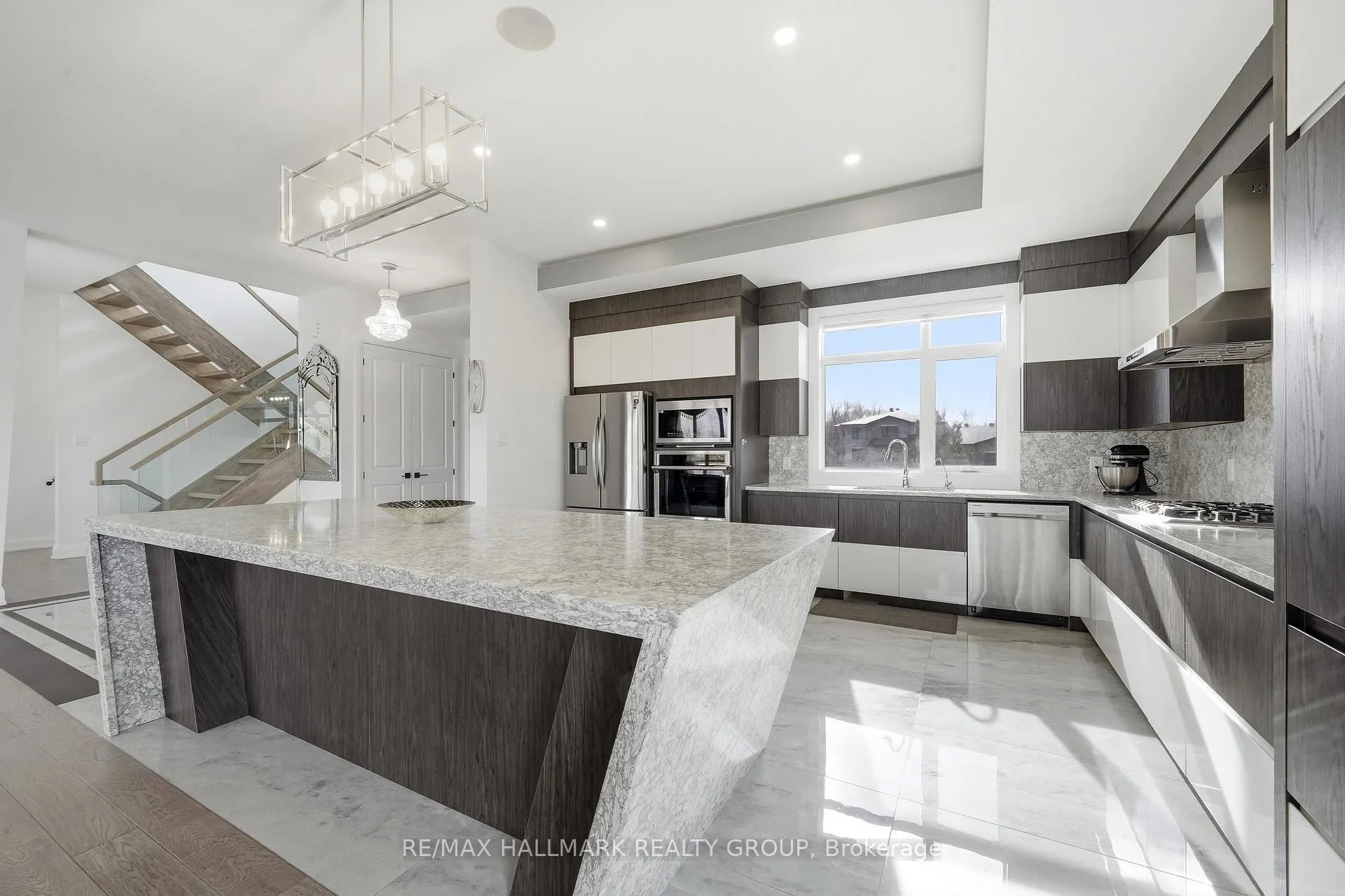 Photo 7 of 225 Summerview Terrace, Ottawa, Greely — HOMEH