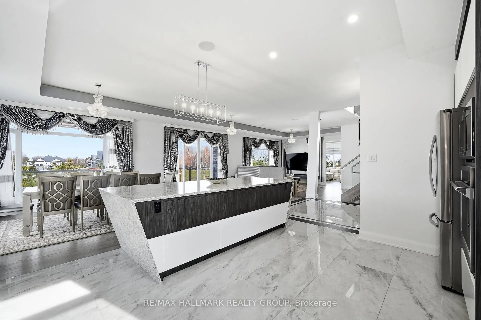 Photo 8 of 225 Summerview Terrace, Ottawa, Greely — HOMEH