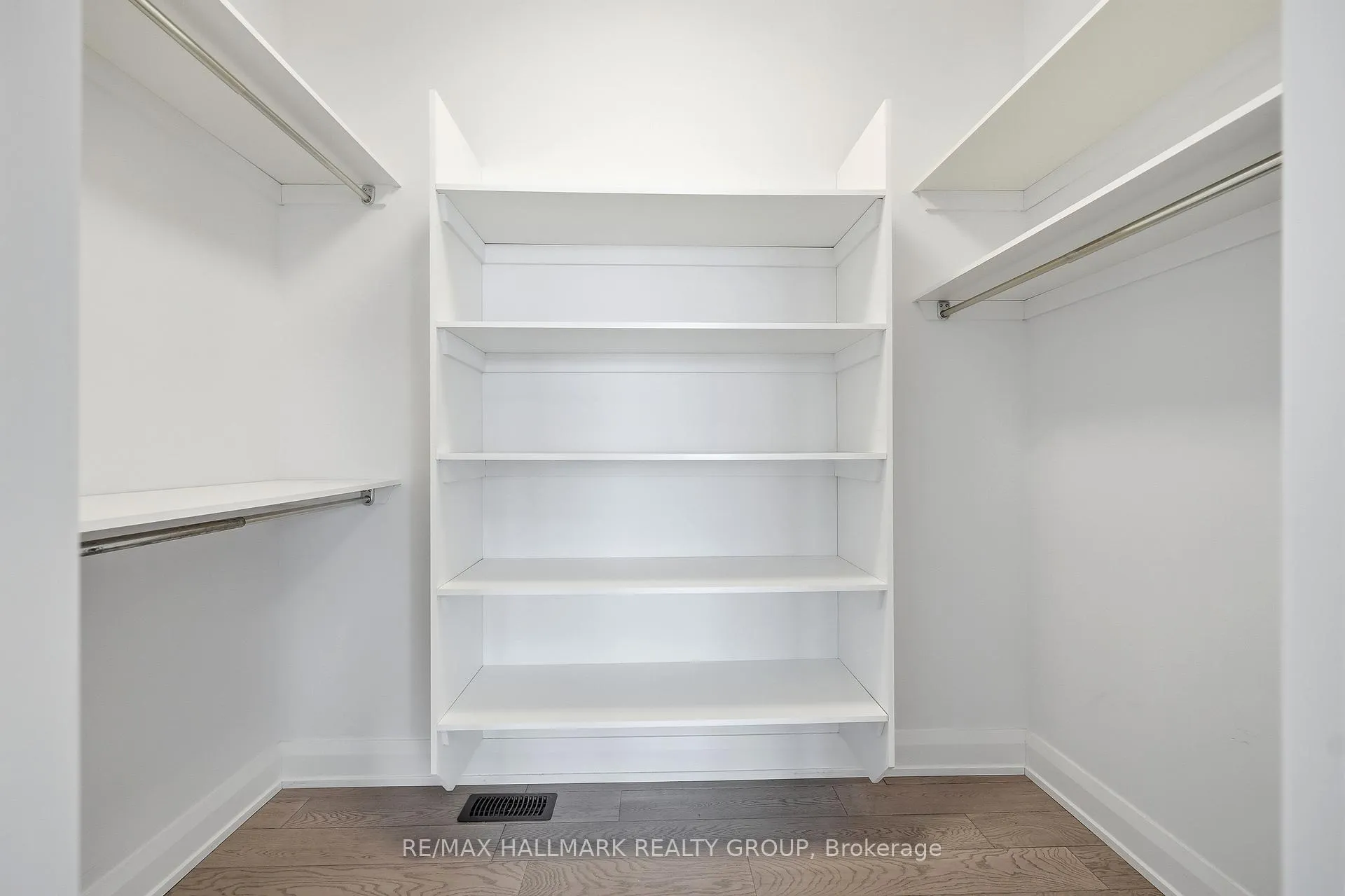 Photo 35 of 225 Summerview Terrace, Ottawa, Greely — HOMEH