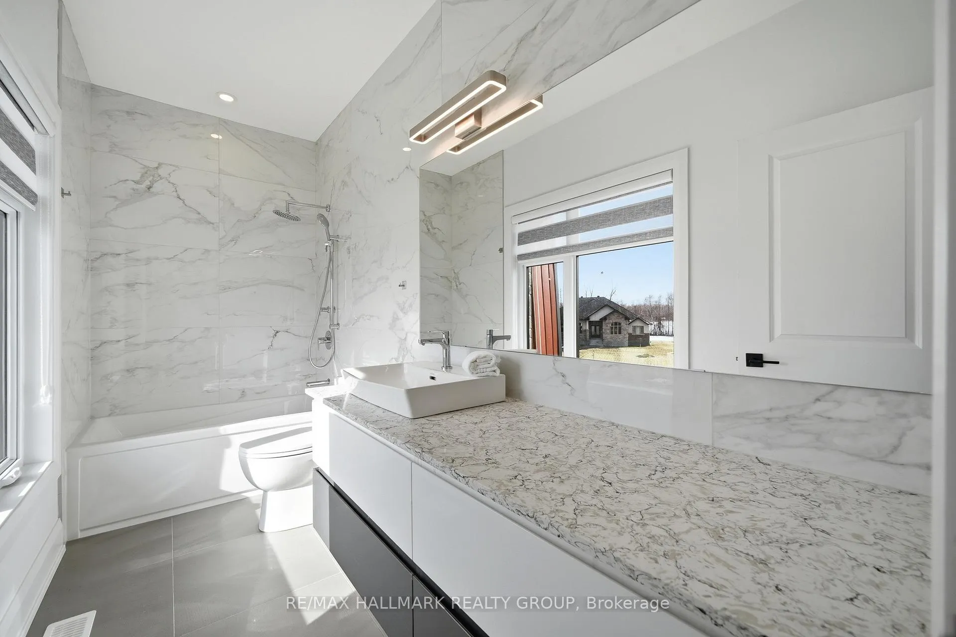 Photo 37 of 225 Summerview Terrace, Ottawa, Greely — HOMEH