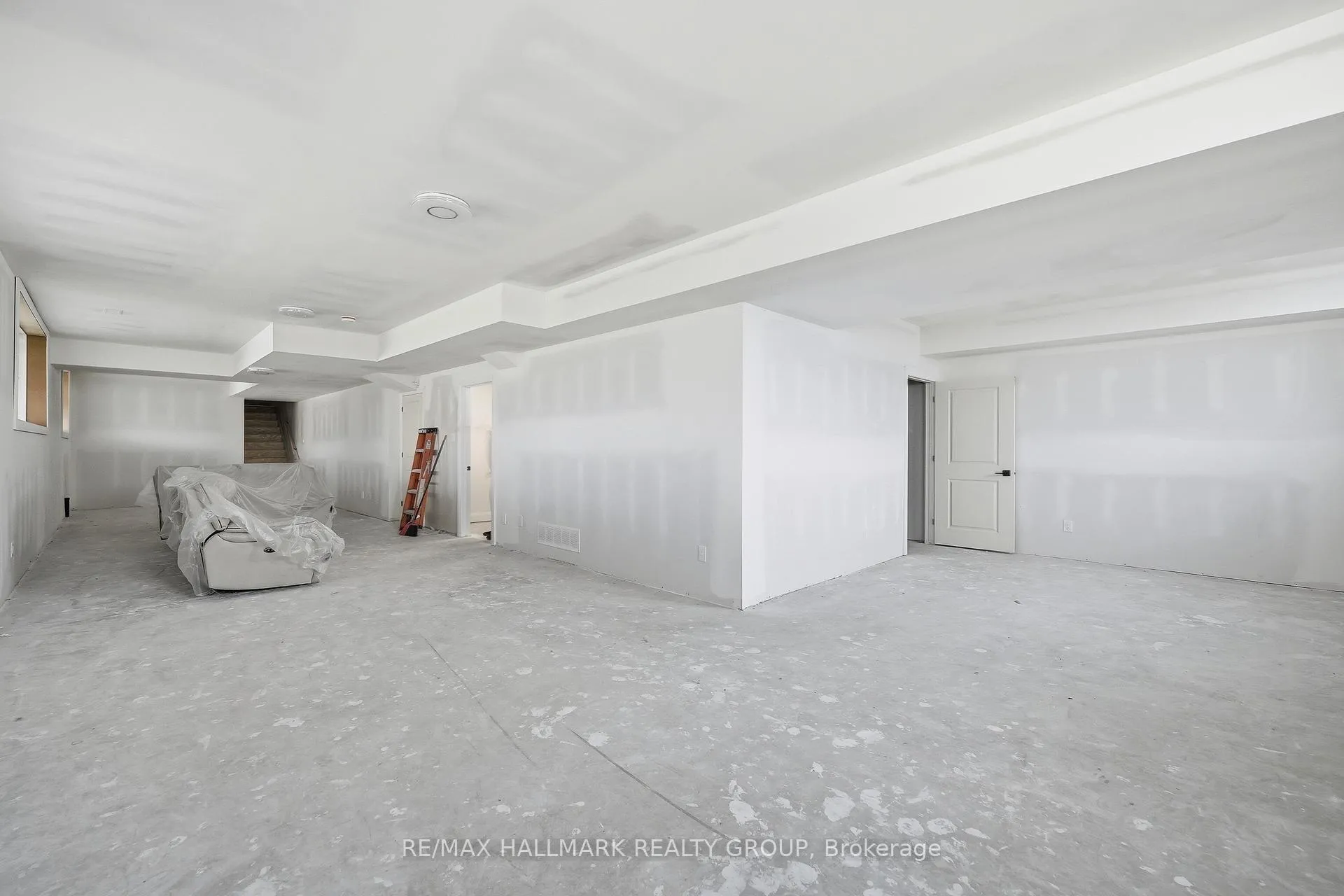 Photo 40 of 225 Summerview Terrace, Ottawa, Greely — HOMEH