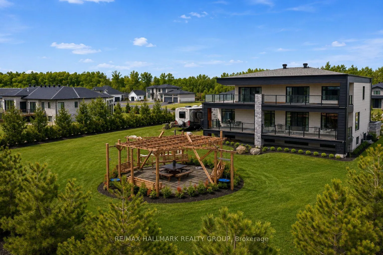 Photo 44 of 225 Summerview Terrace, Ottawa, Greely — HOMEH