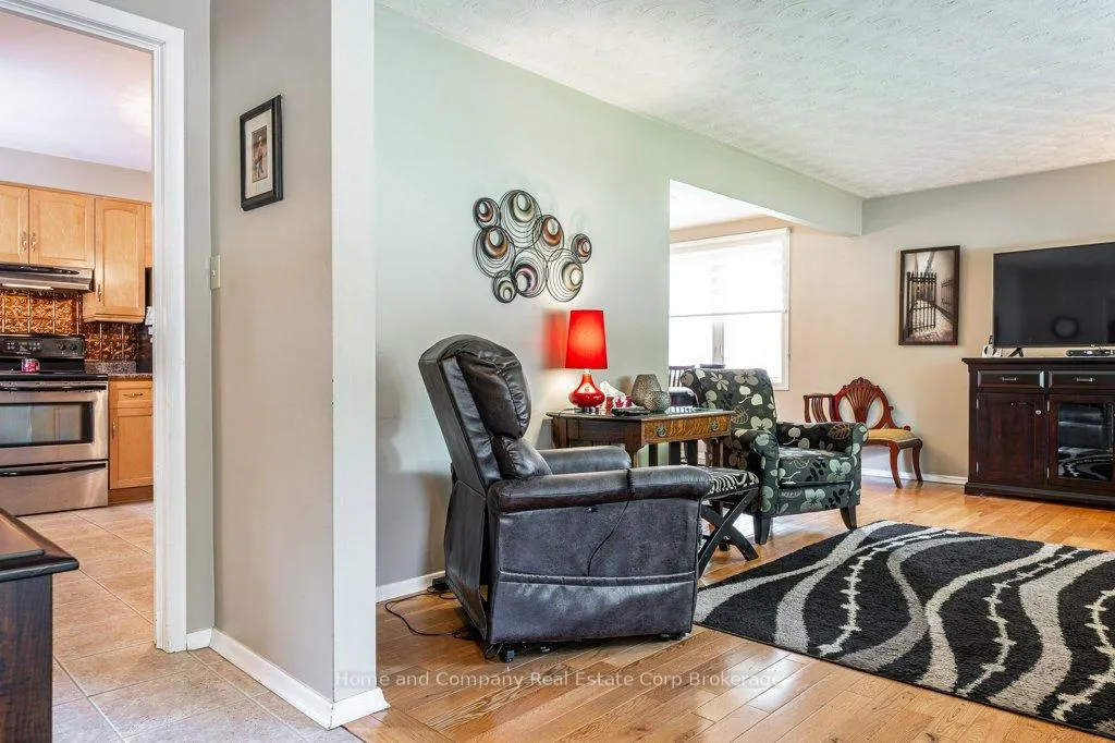Photo 3 of 271 Devon Street, Stratford — HOMEH