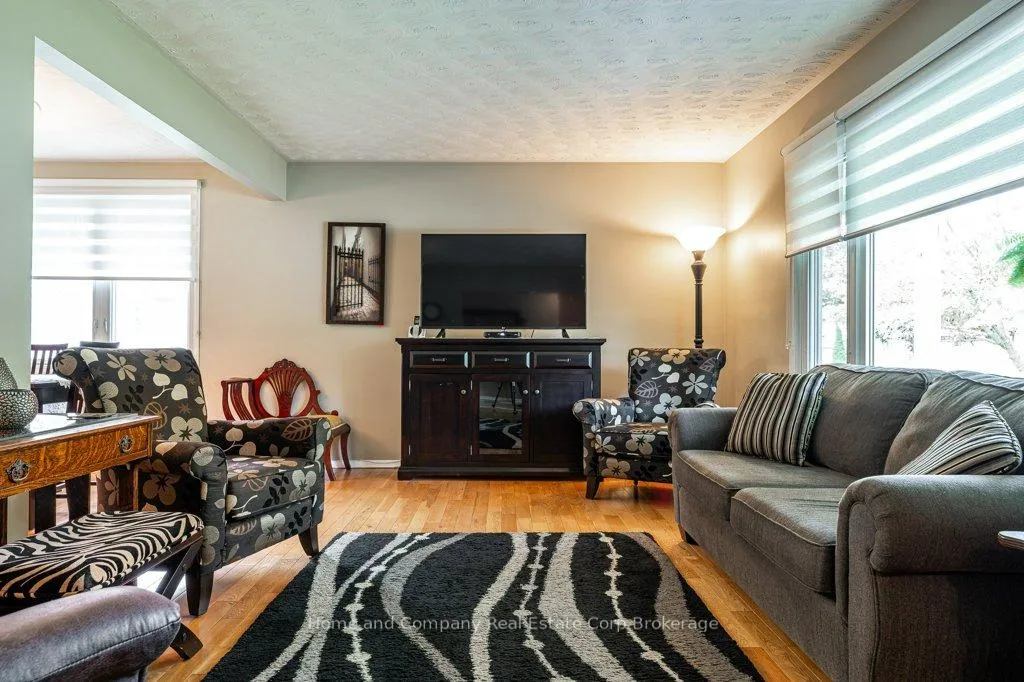 Photo 4 of 271 Devon Street, Stratford — HOMEH