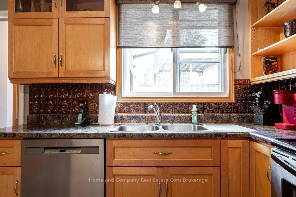 Photo 9 of 271 Devon Street, Stratford — HOMEH