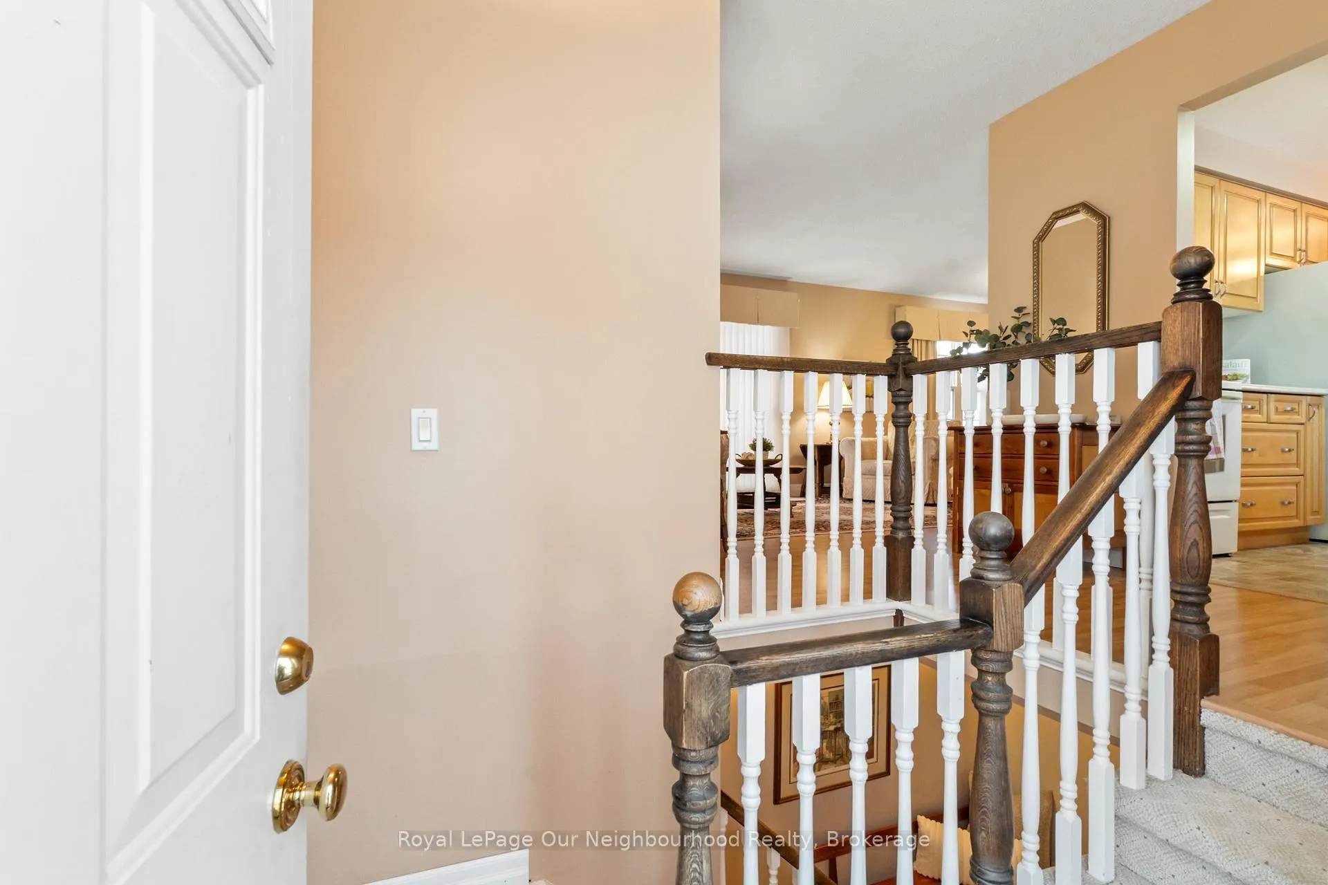 Photo 8 of 909 Whitefield Drive, Peterborough, Otonabee Ward 1 — HOMEH