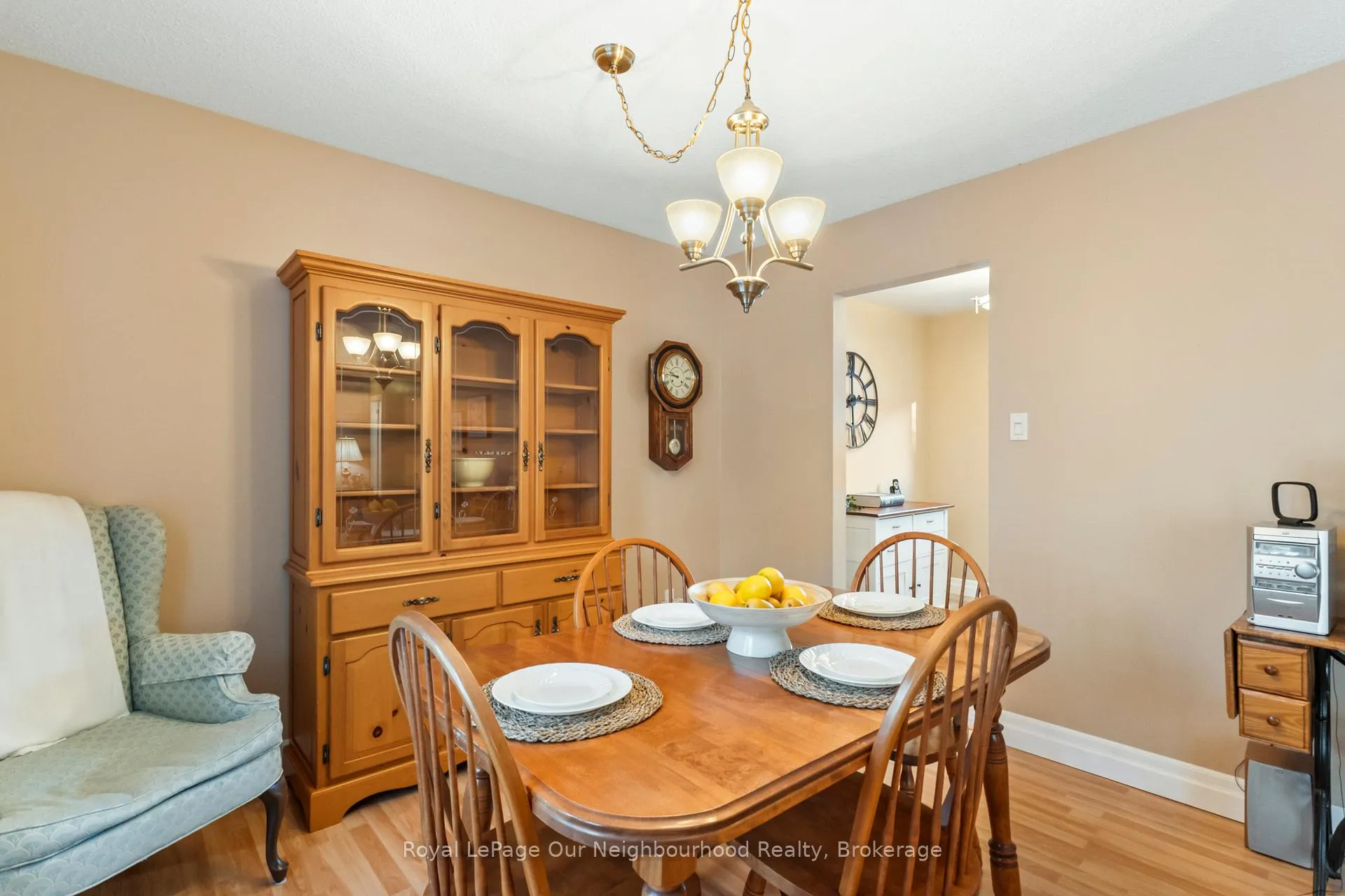 Photo 16 of 909 Whitefield Drive, Peterborough, Otonabee Ward 1 — HOMEH