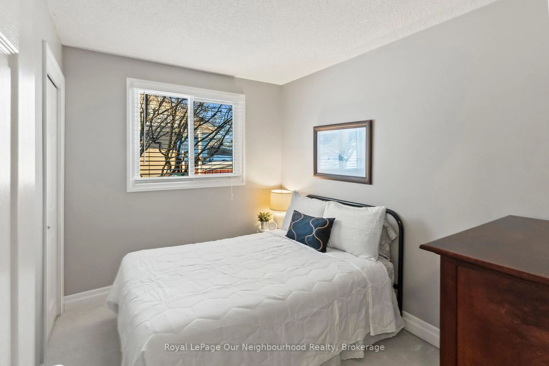 Photo 23 of 909 Whitefield Drive, Peterborough, Otonabee Ward 1 — HOMEH