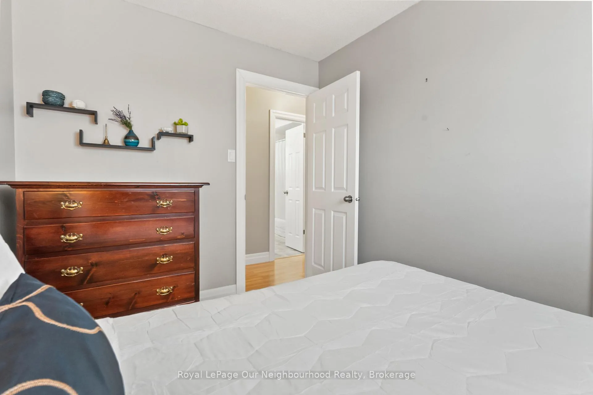 Photo 24 of 909 Whitefield Drive, Peterborough, Otonabee Ward 1 — HOMEH