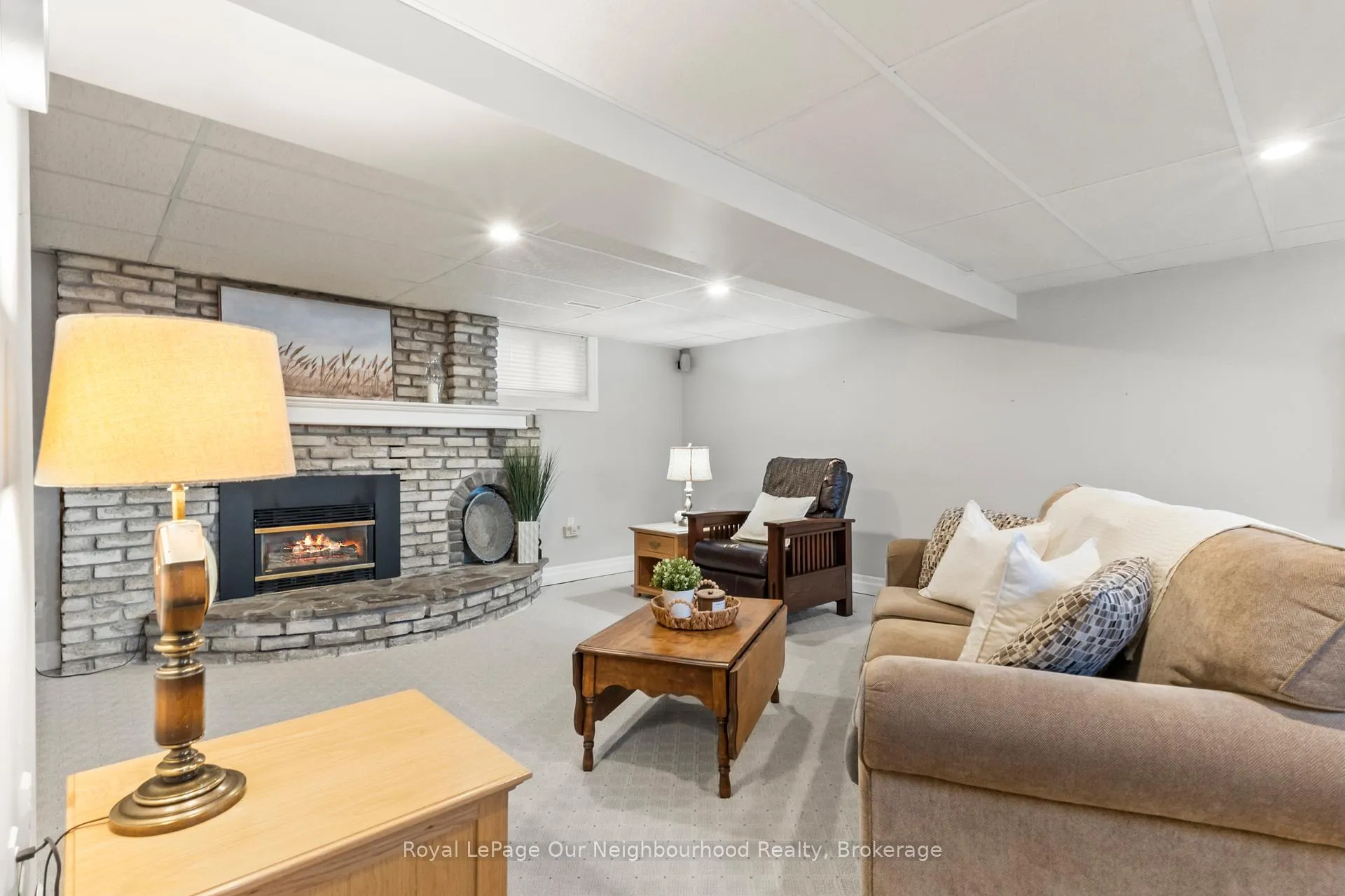 Photo 27 of 909 Whitefield Drive, Peterborough, Otonabee Ward 1 — HOMEH