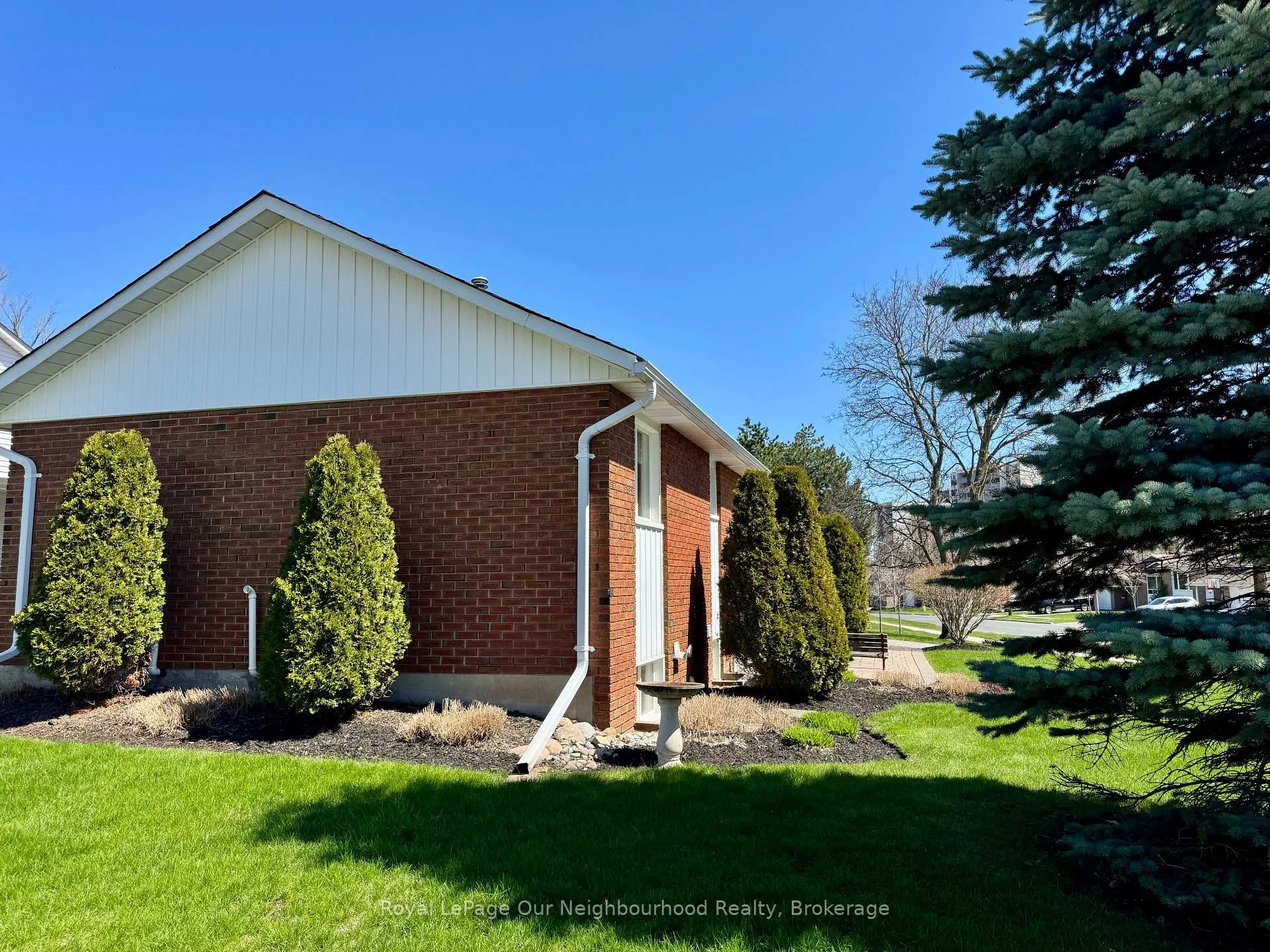 Photo 39 of 909 Whitefield Drive, Peterborough, Otonabee Ward 1 — HOMEH
