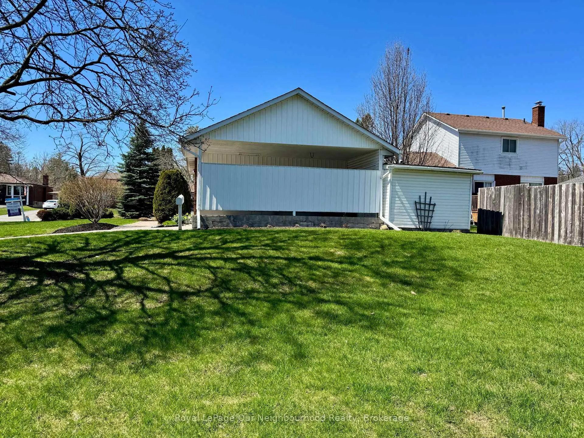 Photo 41 of 909 Whitefield Drive, Peterborough, Otonabee Ward 1 — HOMEH