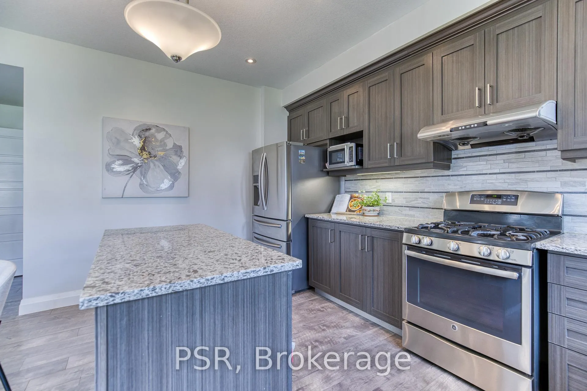 Photo 7 of 168 Ladyslipper Drive, Waterloo — HOMEH