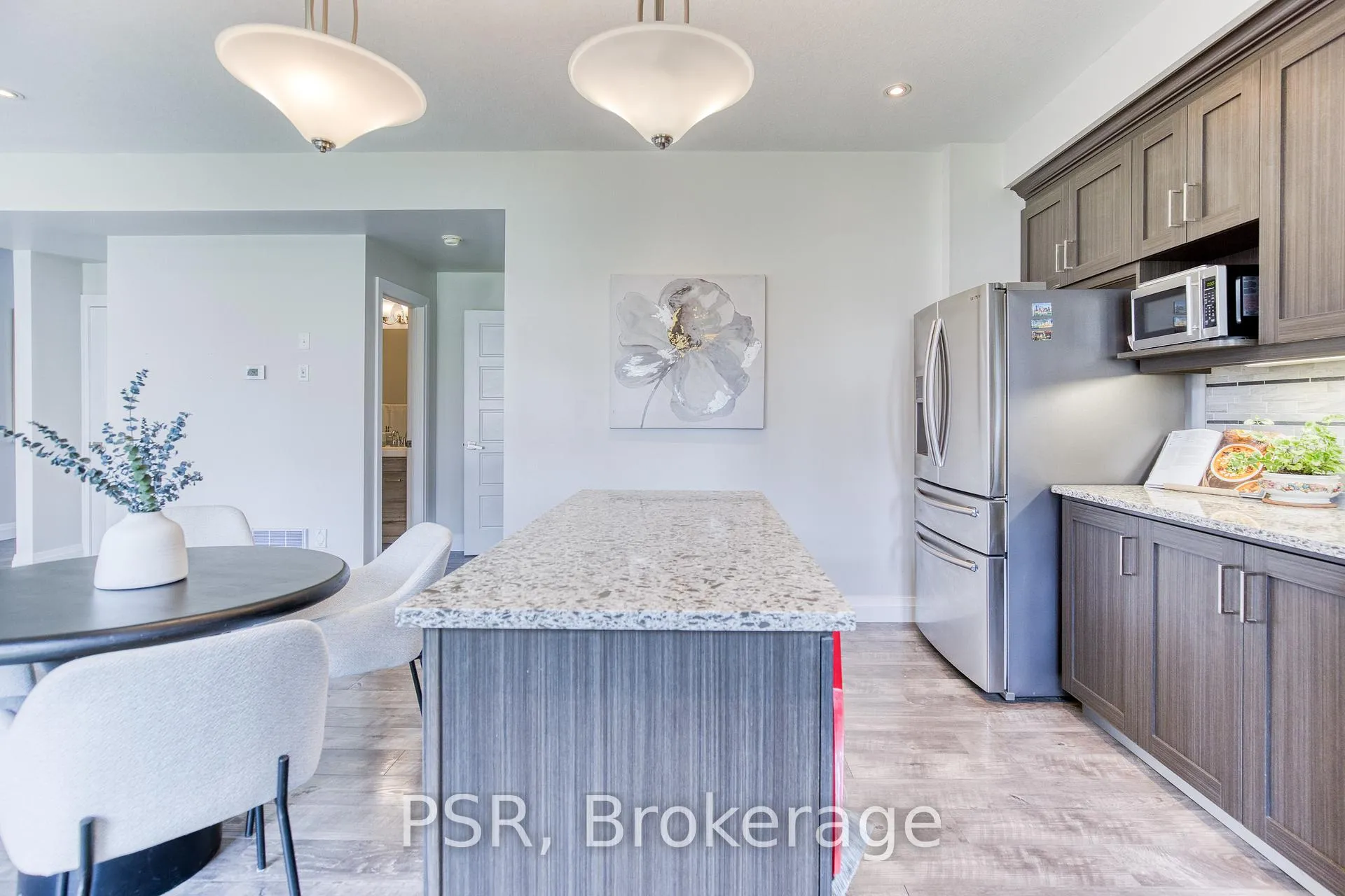 Photo 9 of 168 Ladyslipper Drive, Waterloo — HOMEH