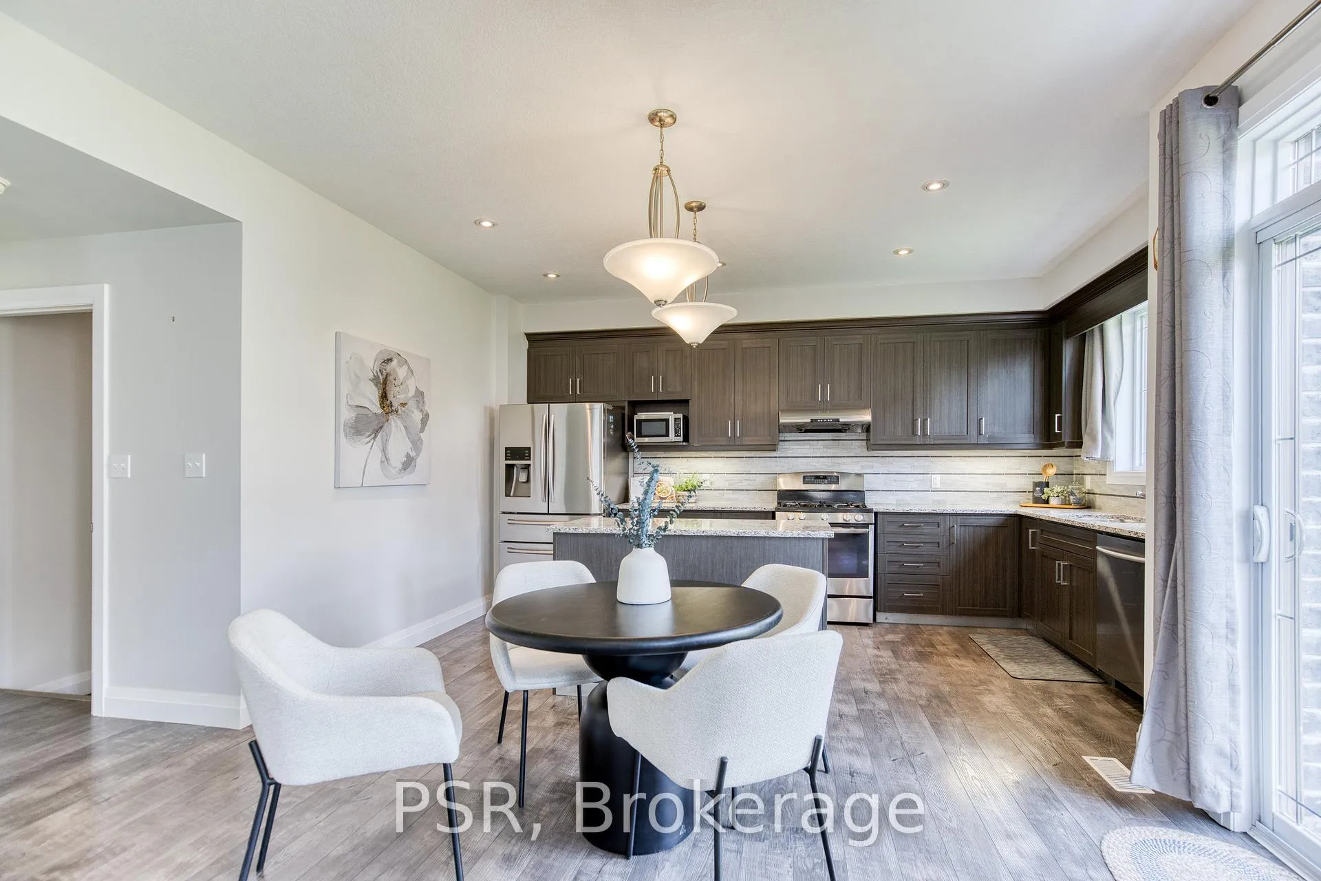 Photo 13 of 168 Ladyslipper Drive, Waterloo — HOMEH