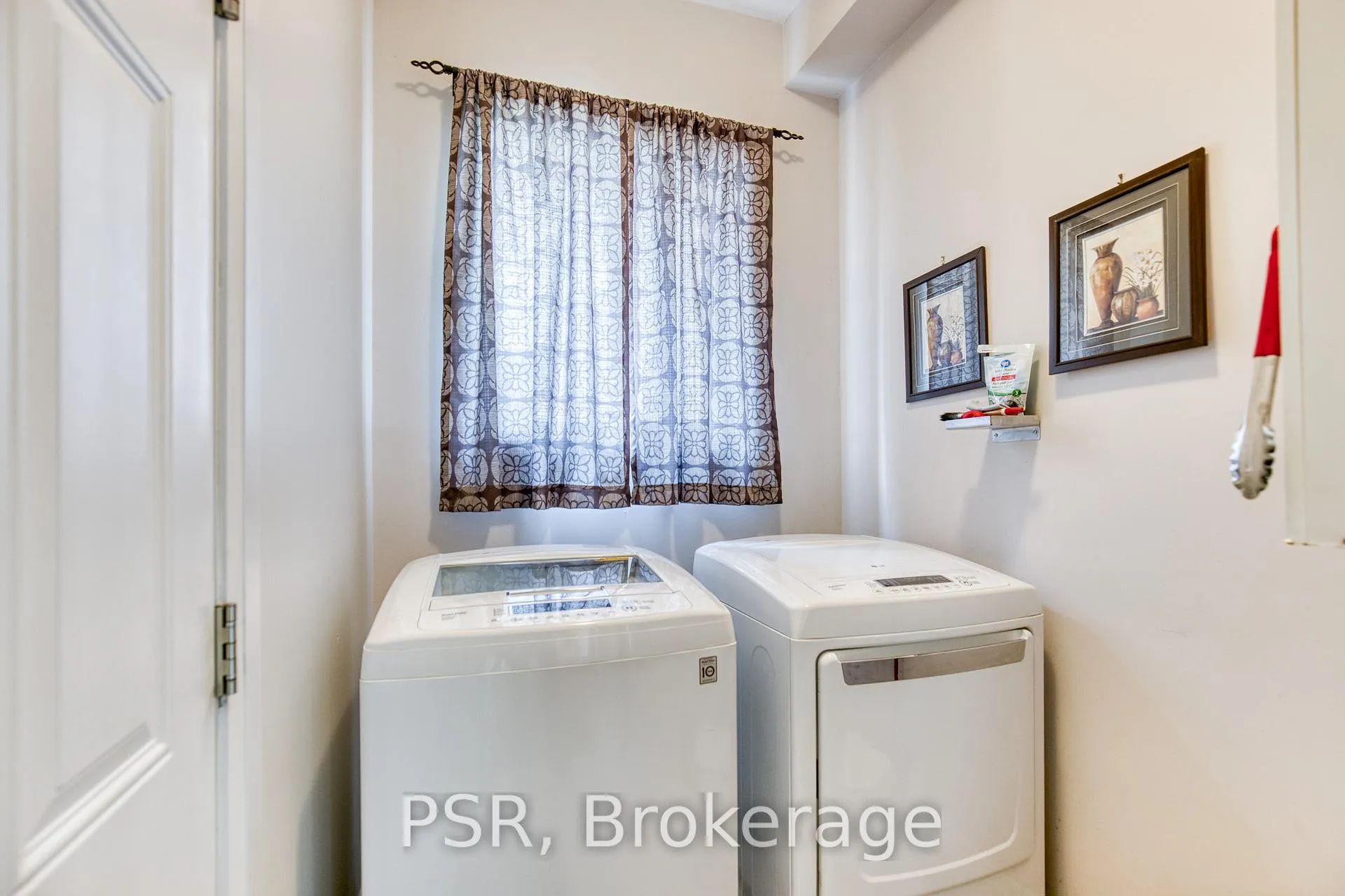 Photo 19 of 168 Ladyslipper Drive, Waterloo — HOMEH