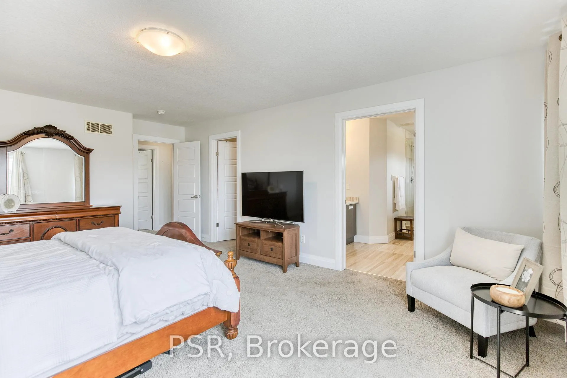 Photo 24 of 168 Ladyslipper Drive, Waterloo — HOMEH