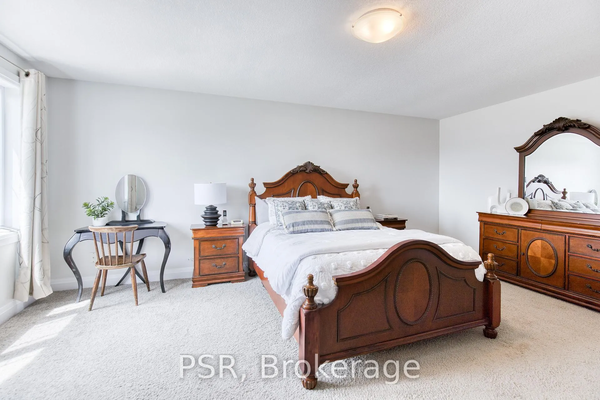 Photo 25 of 168 Ladyslipper Drive, Waterloo — HOMEH