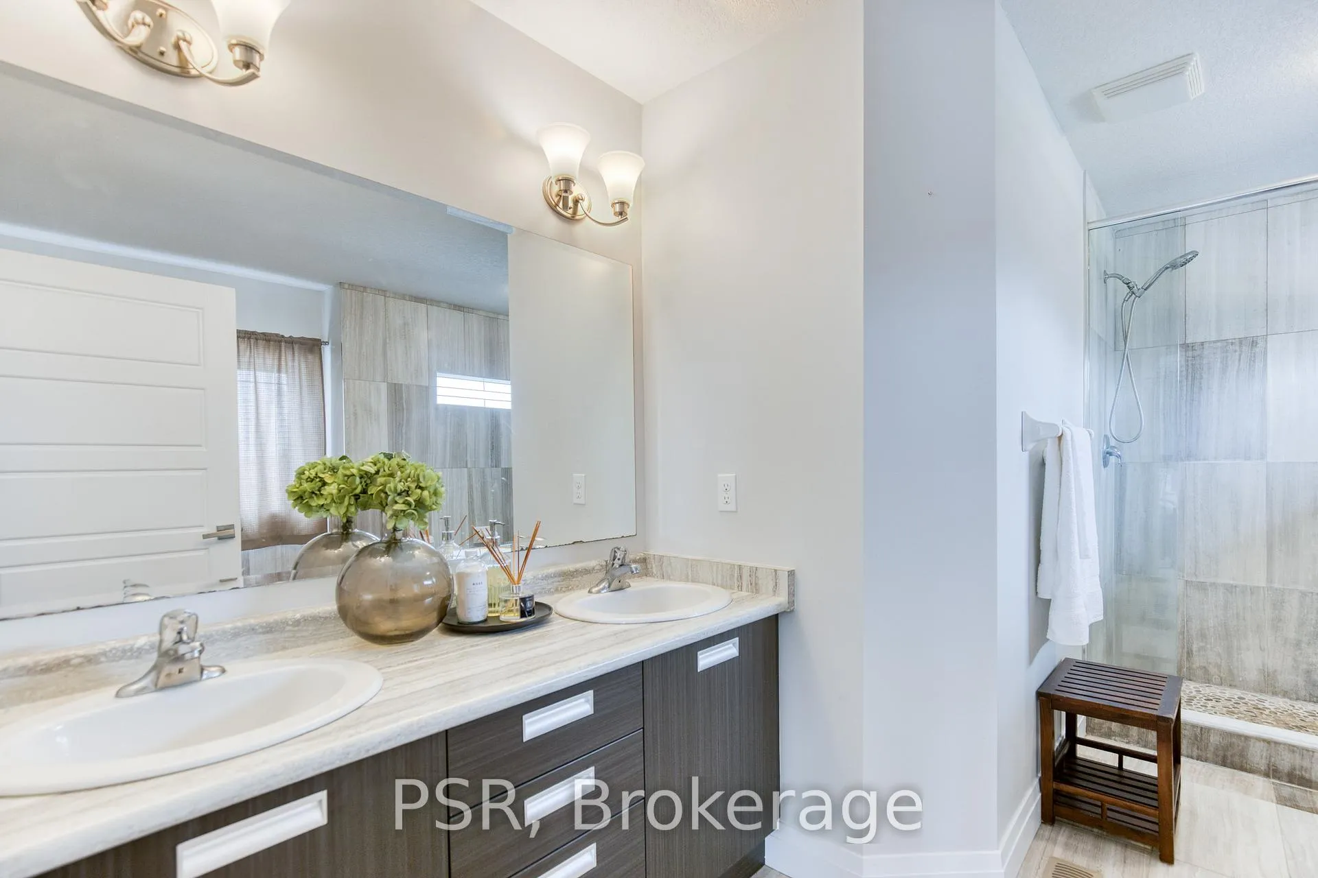 Photo 26 of 168 Ladyslipper Drive, Waterloo — HOMEH