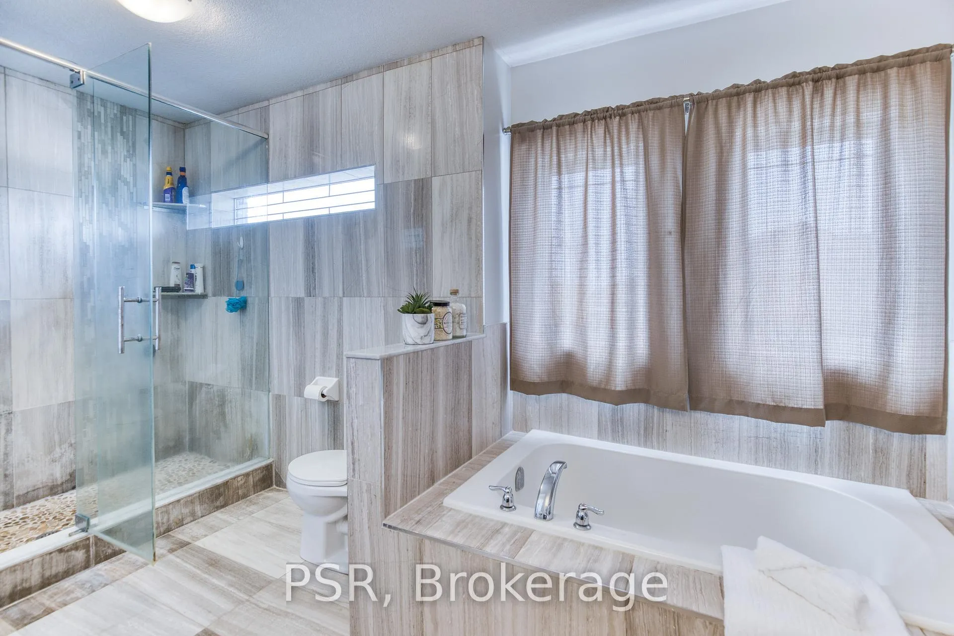 Photo 27 of 168 Ladyslipper Drive, Waterloo — HOMEH