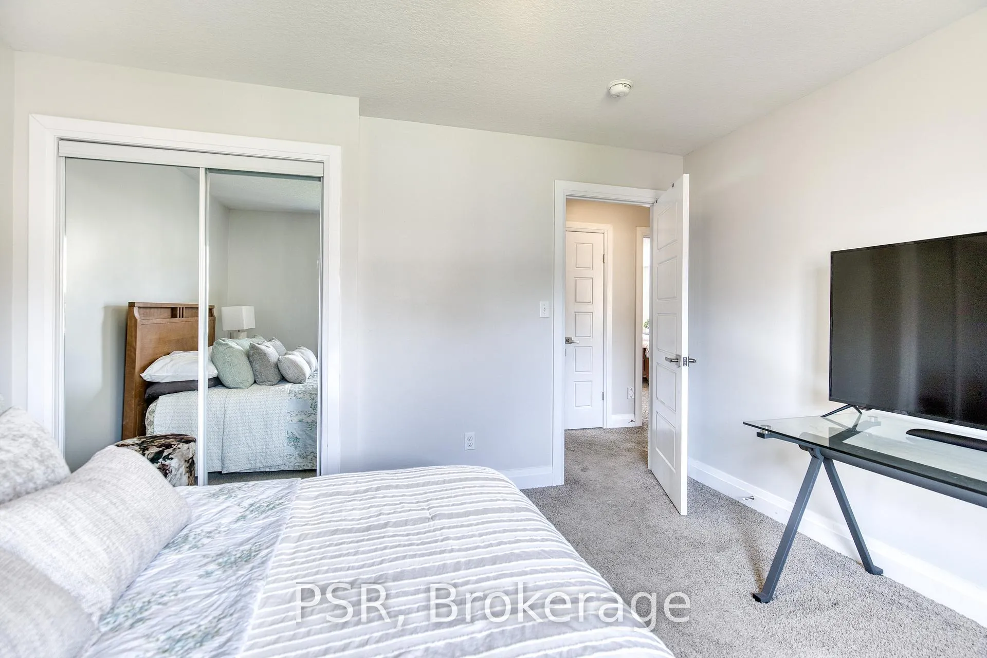 Photo 34 of 168 Ladyslipper Drive, Waterloo — HOMEH