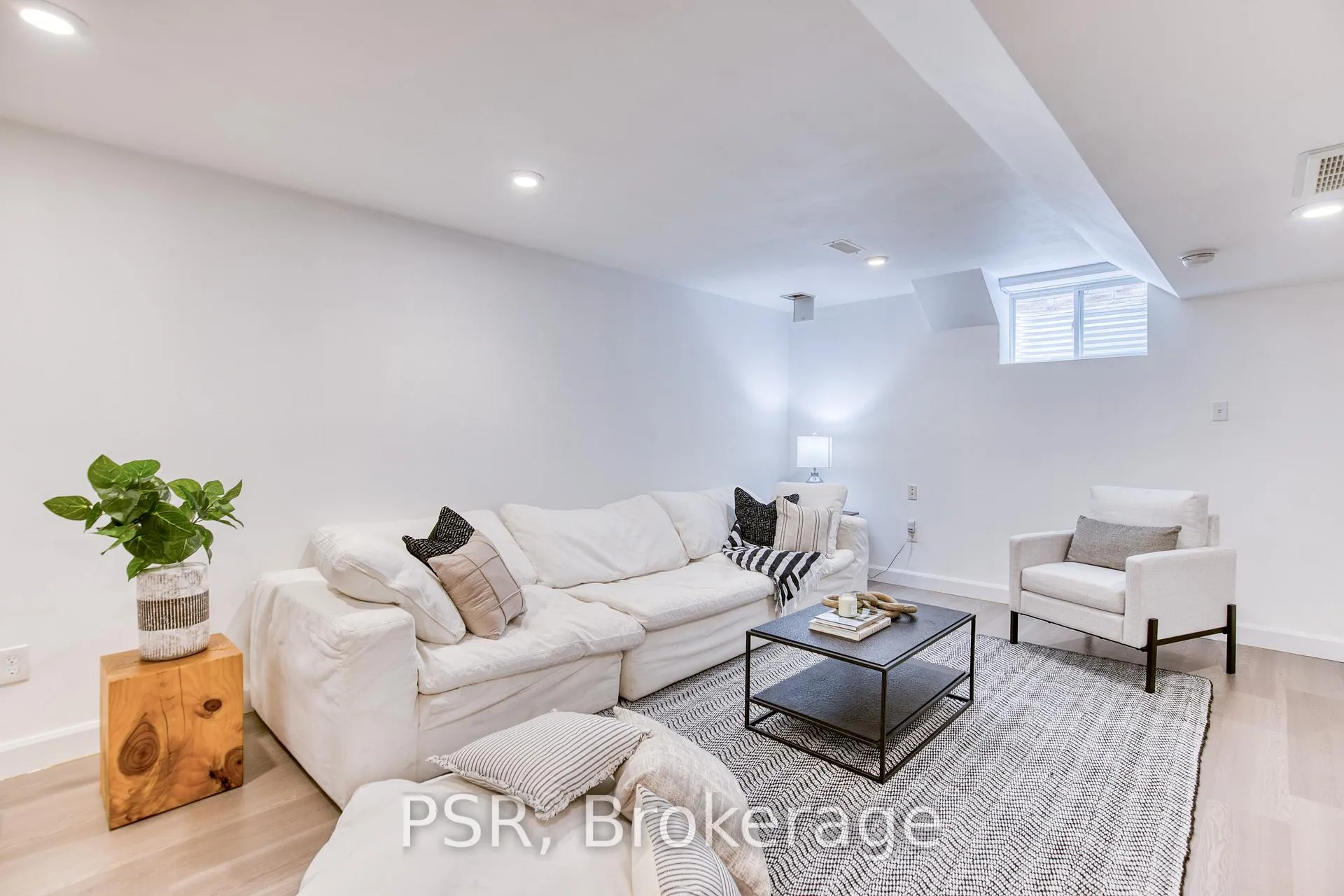 Photo 39 of 168 Ladyslipper Drive, Waterloo — HOMEH