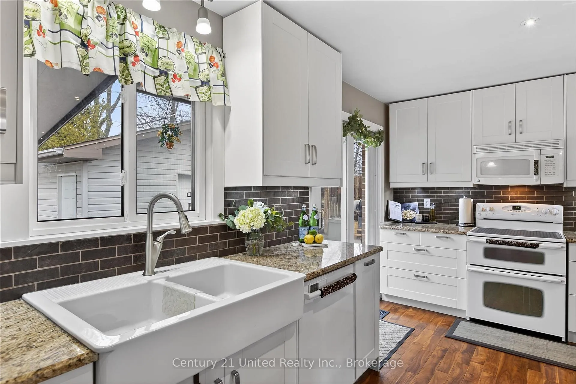 Photo 6 of 578 Hillside Street, Peterborough, Northcrest Ward 5 — HOMEH