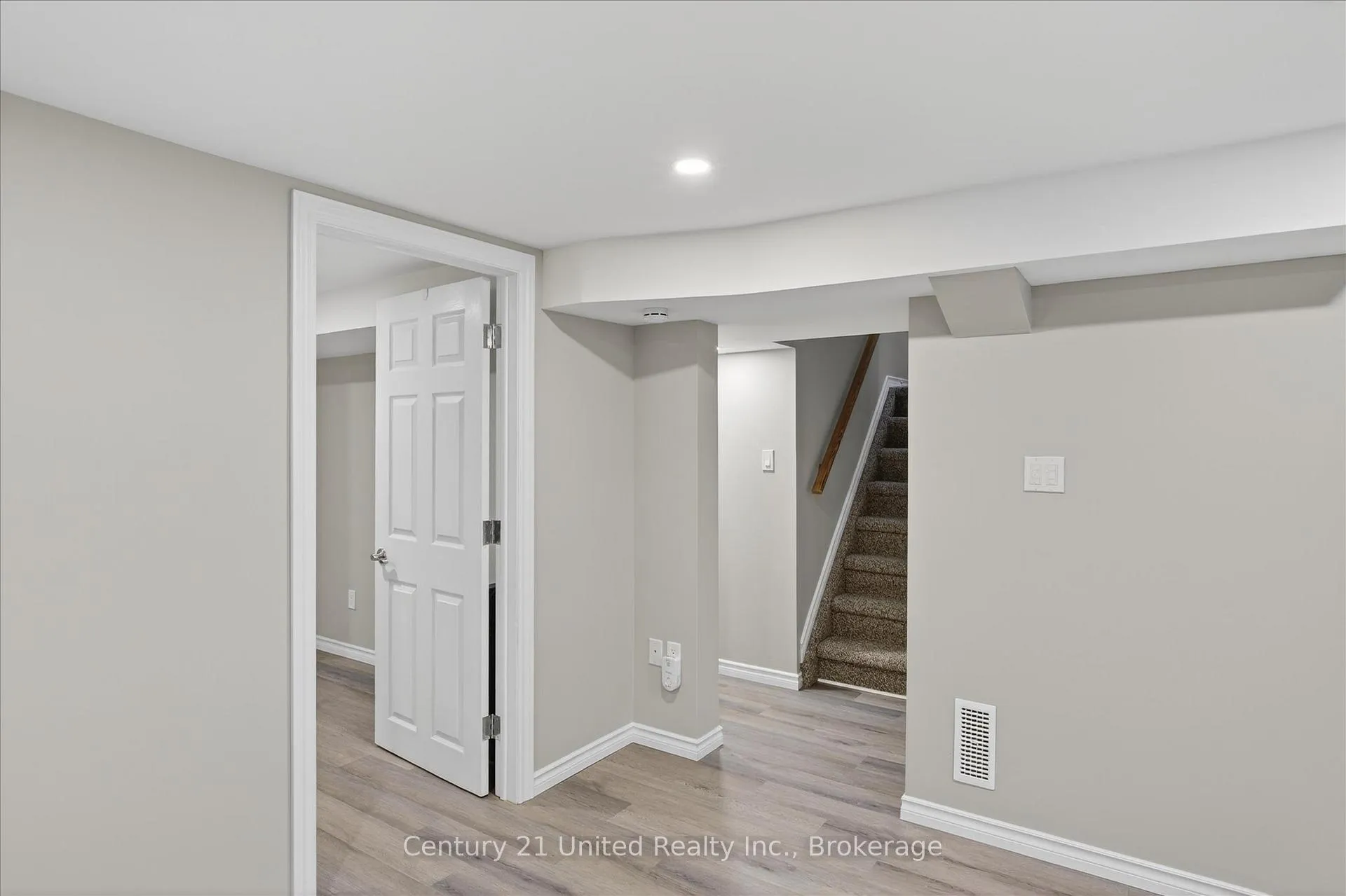 Photo 15 of 578 Hillside Street, Peterborough, Northcrest Ward 5 — HOMEH