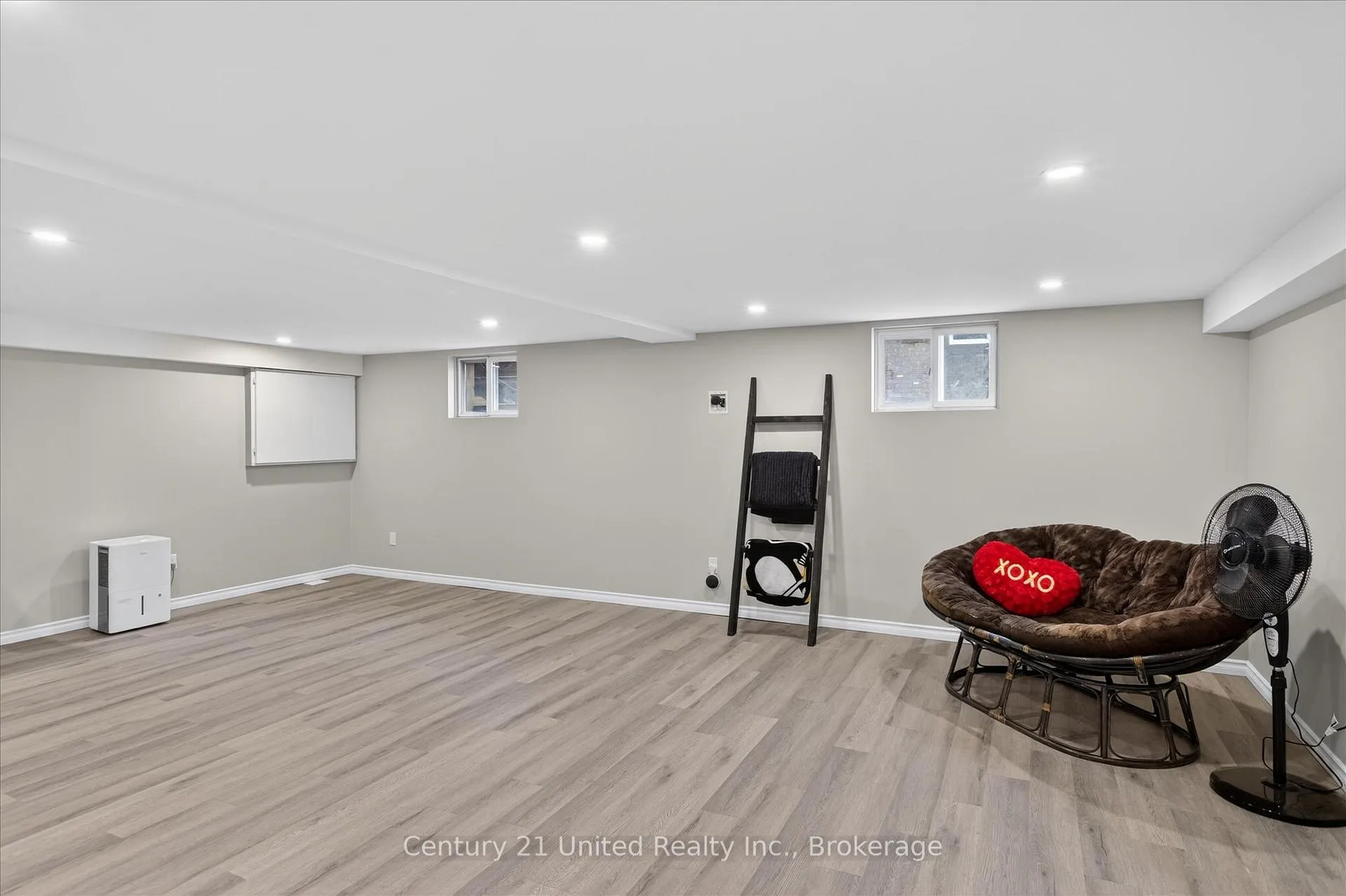 Photo 19 of 578 Hillside Street, Peterborough, Northcrest Ward 5 — HOMEH
