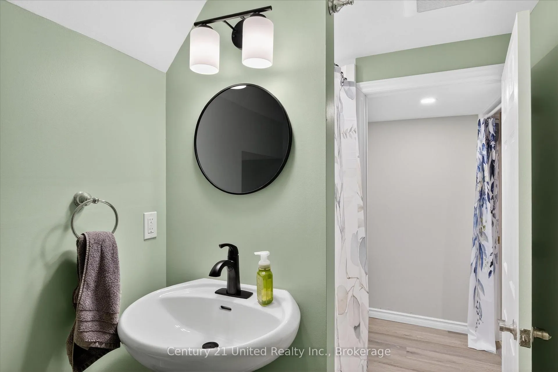 Photo 21 of 578 Hillside Street, Peterborough, Northcrest Ward 5 — HOMEH