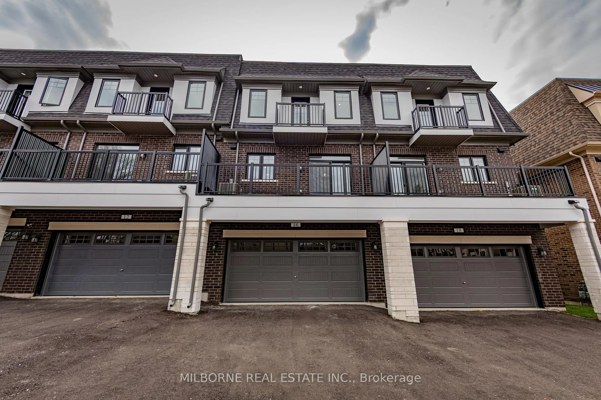 Photo 6 of 16 Fred Beaton Place, King, King City — HOMEH
