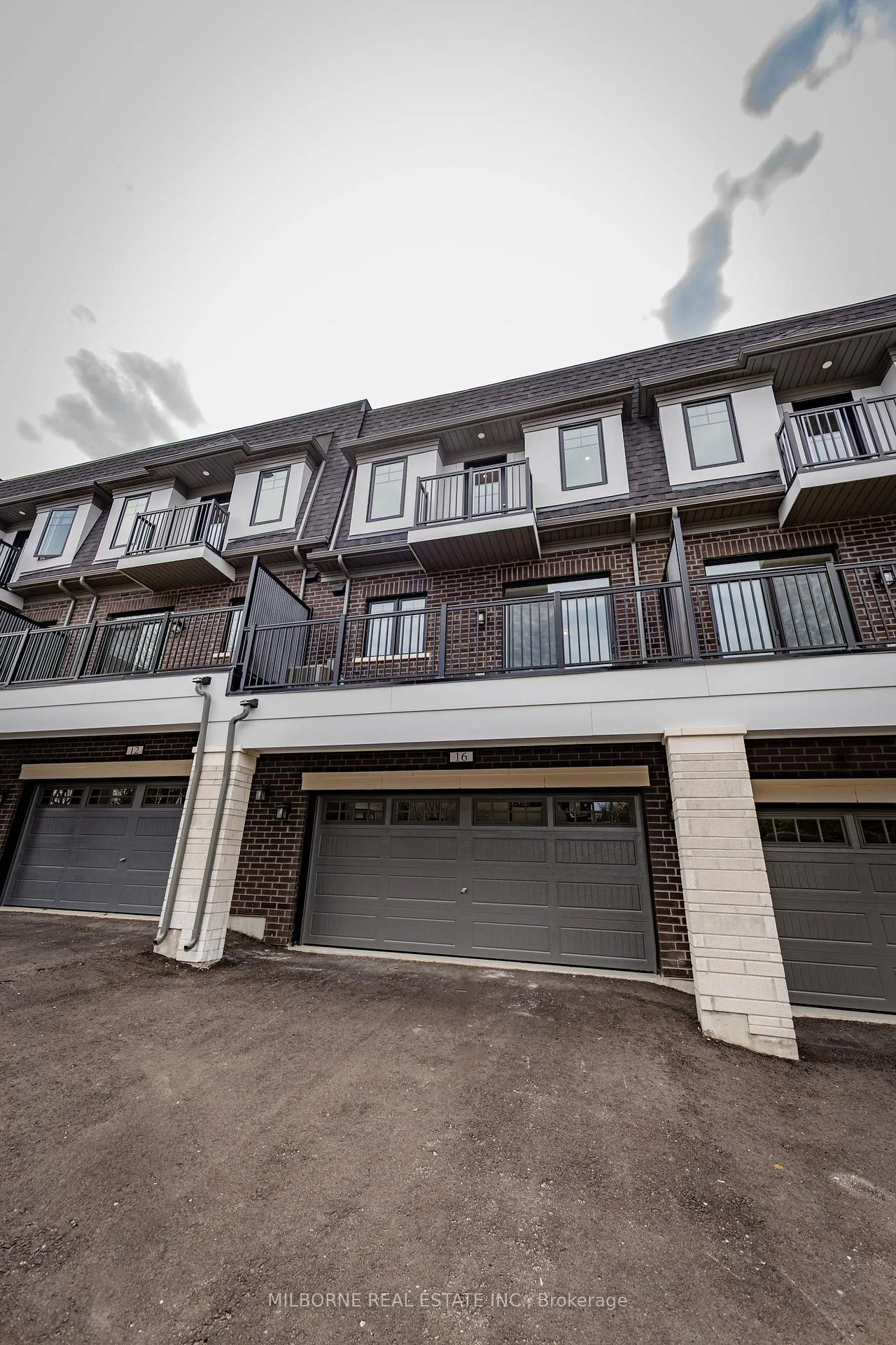 Photo 7 of 16 Fred Beaton Place, King, King City — HOMEH