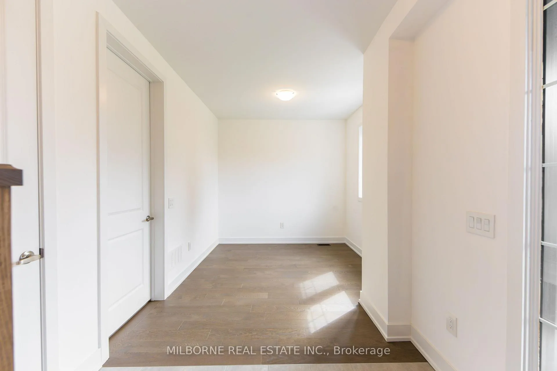 Photo 12 of 16 Fred Beaton Place, King, King City — HOMEH