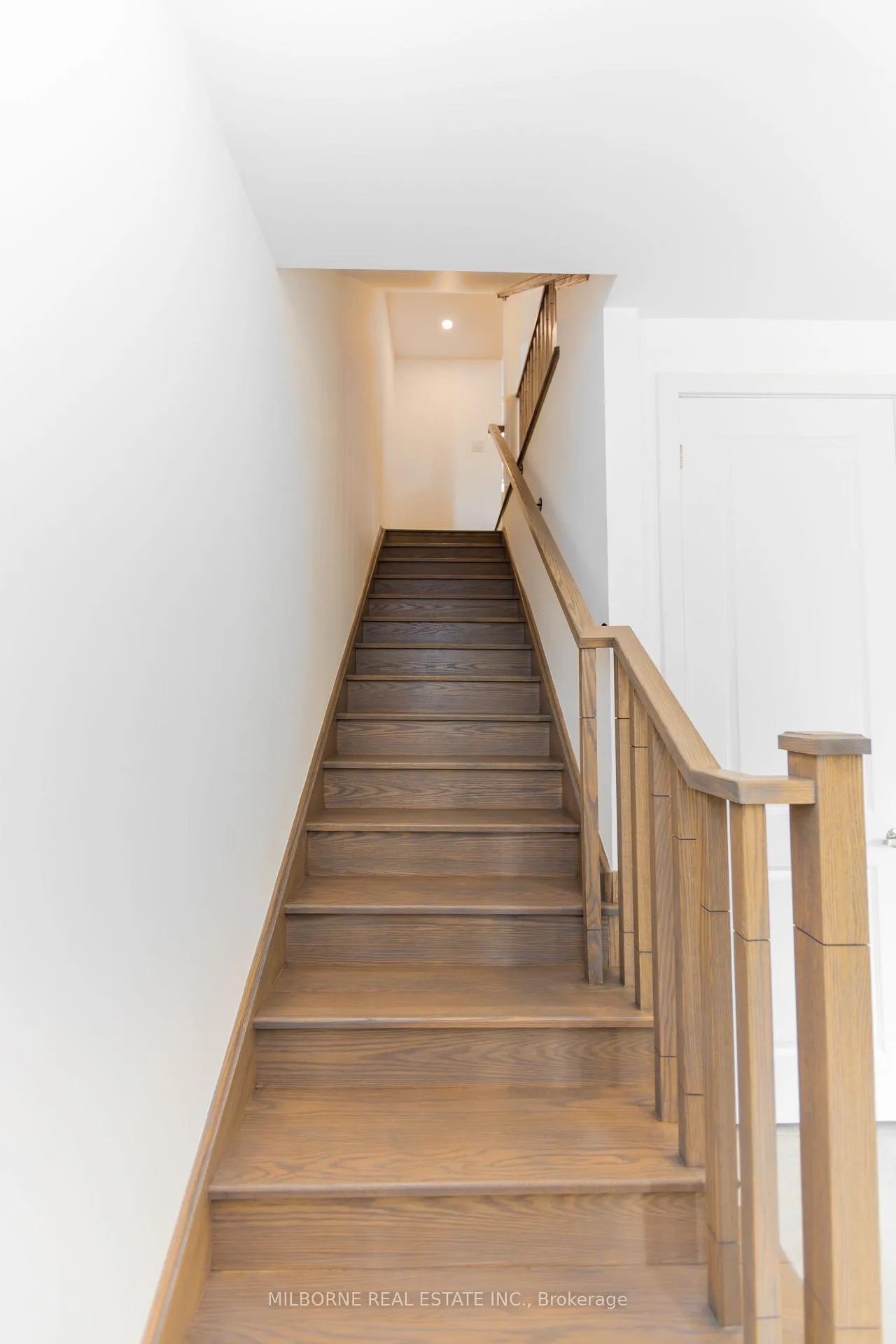 Photo 15 of 16 Fred Beaton Place, King, King City — HOMEH
