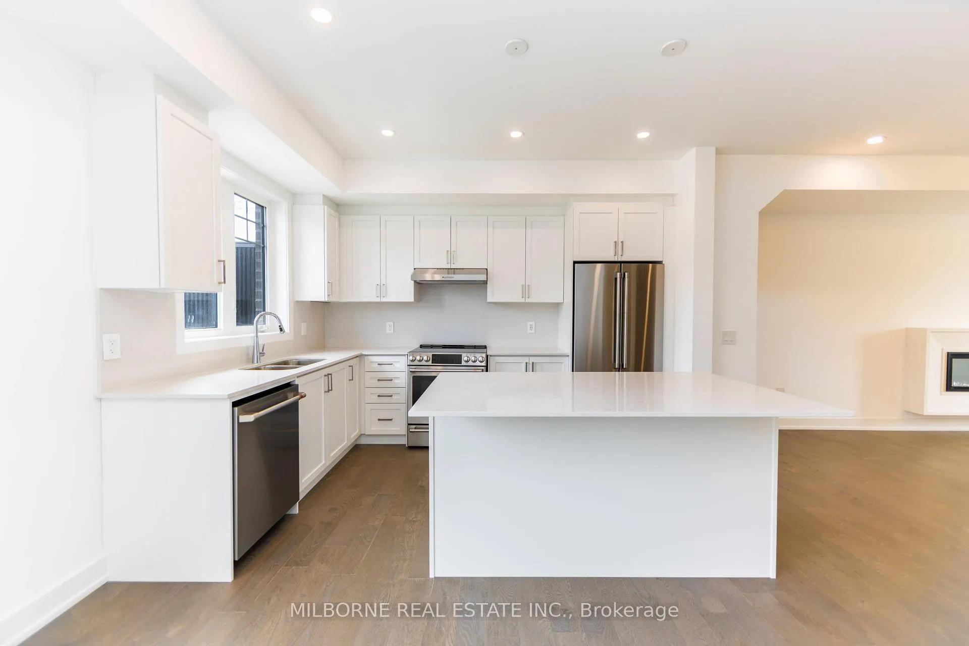 Photo 20 of 16 Fred Beaton Place, King, King City — HOMEH