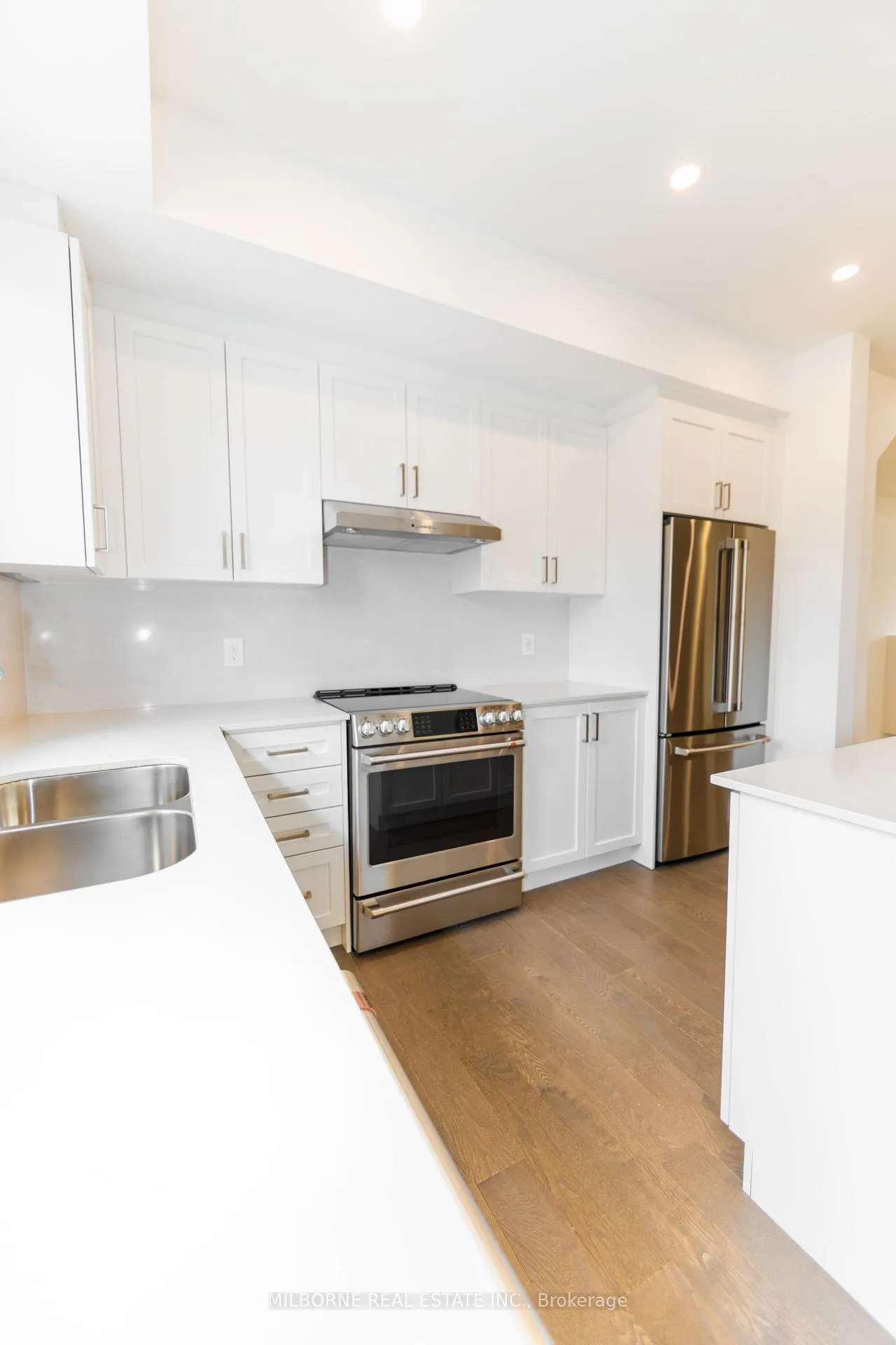 Photo 22 of 16 Fred Beaton Place, King, King City — HOMEH