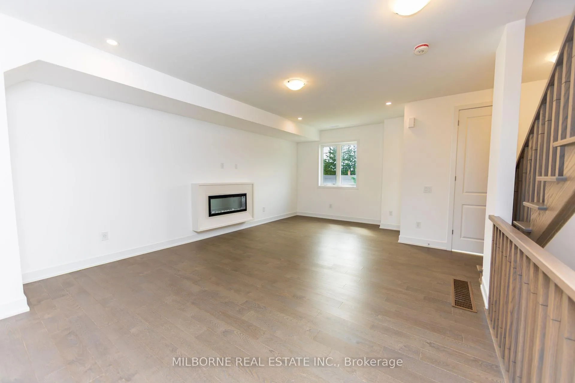 Photo 24 of 16 Fred Beaton Place, King, King City — HOMEH