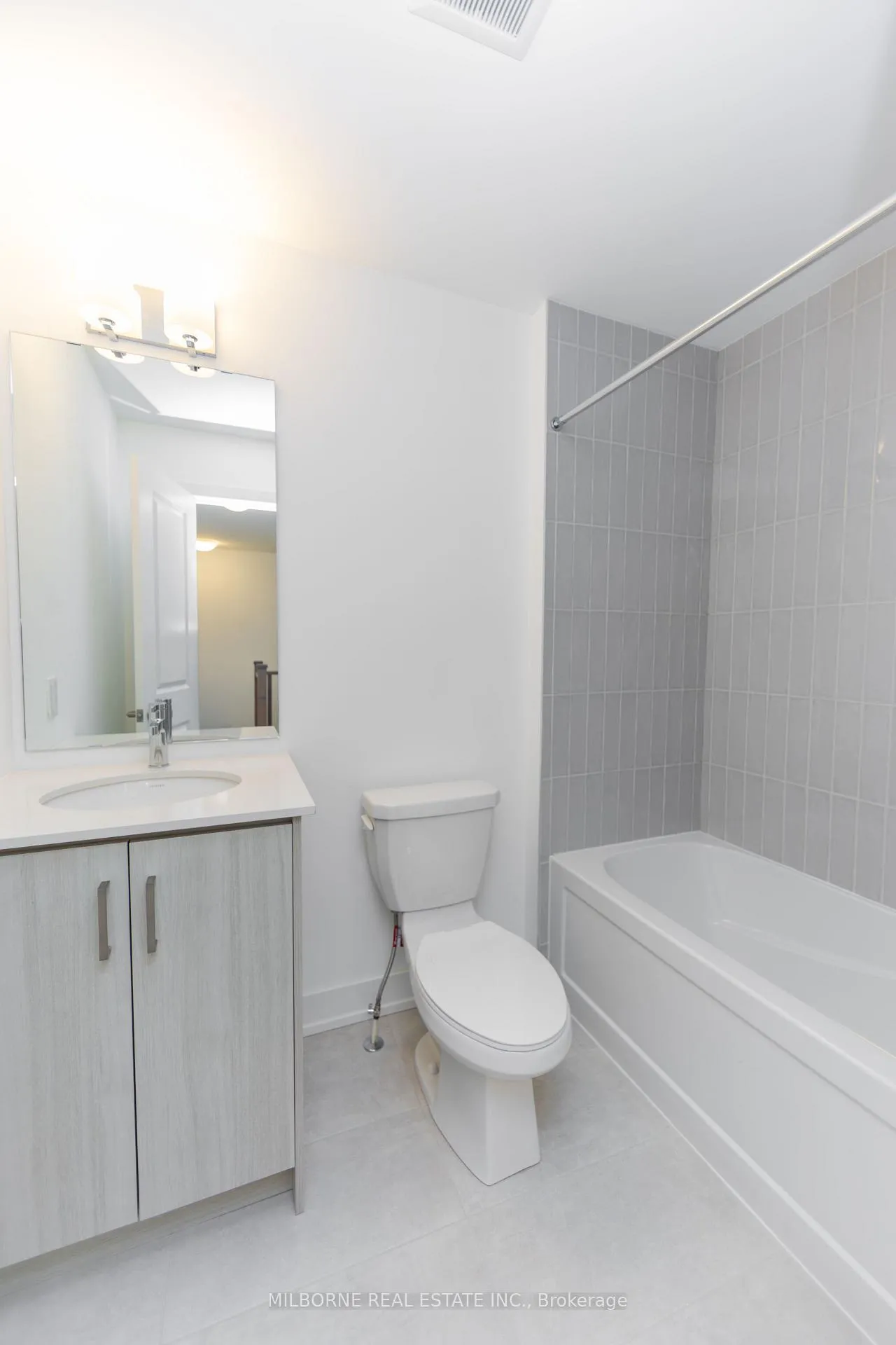 Photo 32 of 16 Fred Beaton Place, King, King City — HOMEH