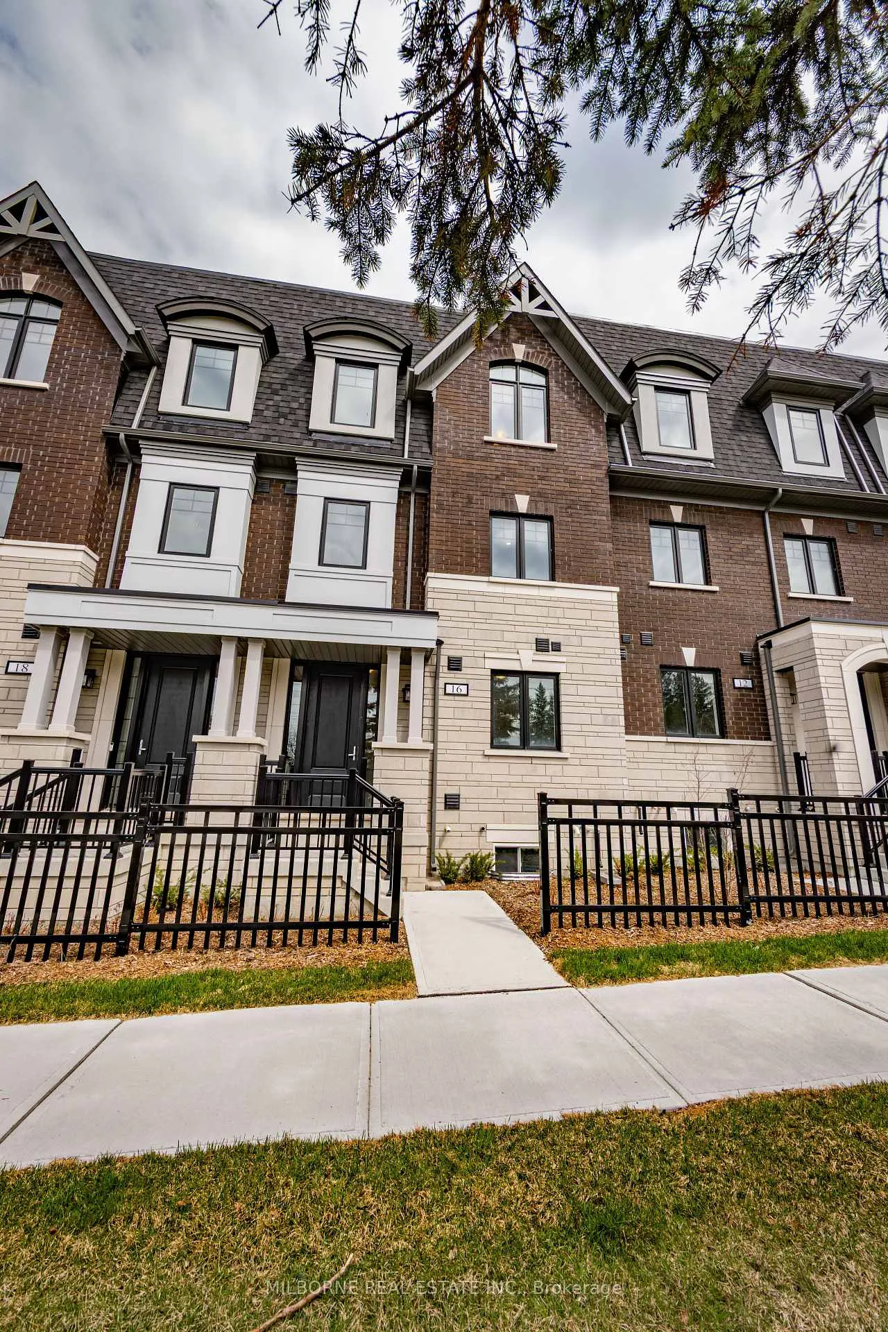 Photo 38 of 16 Fred Beaton Place, King, King City — HOMEH
