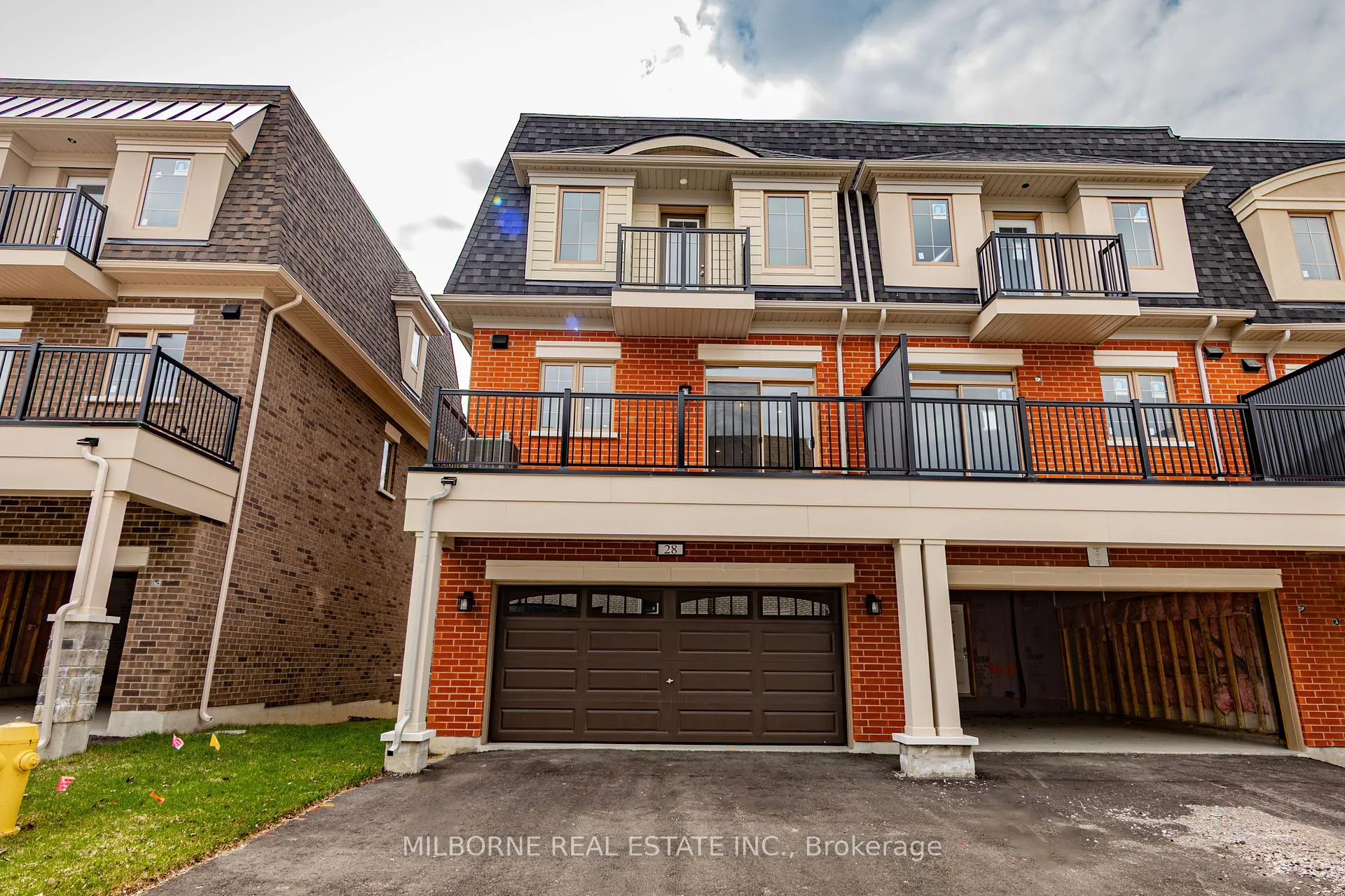 Photo 2 of 28 Fred Beaton Place, King, King City — HOMEH
