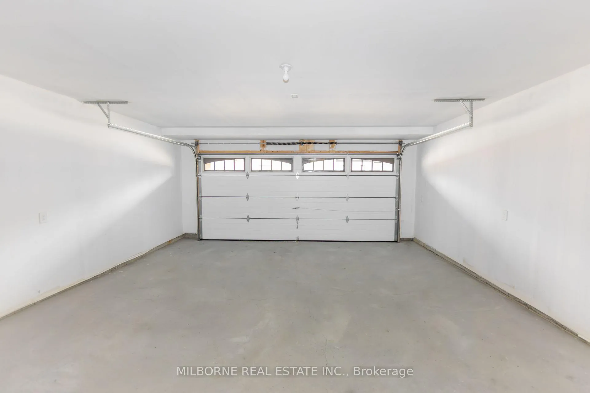 Photo 7 of 28 Fred Beaton Place, King, King City — HOMEH