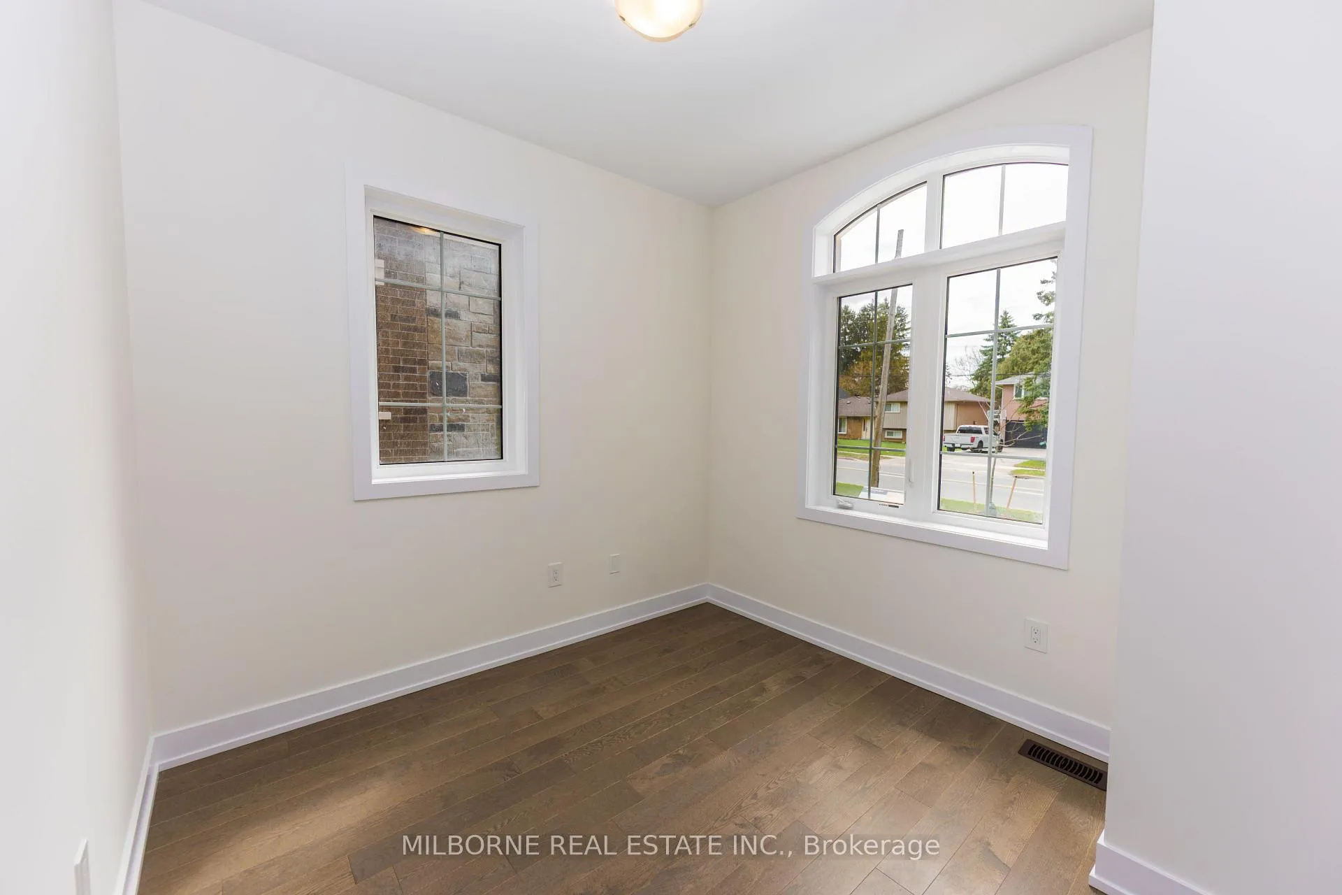 Photo 9 of 28 Fred Beaton Place, King, King City — HOMEH