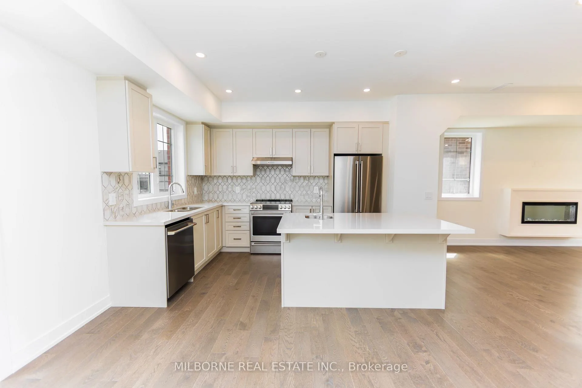 Photo 12 of 28 Fred Beaton Place, King, King City — HOMEH