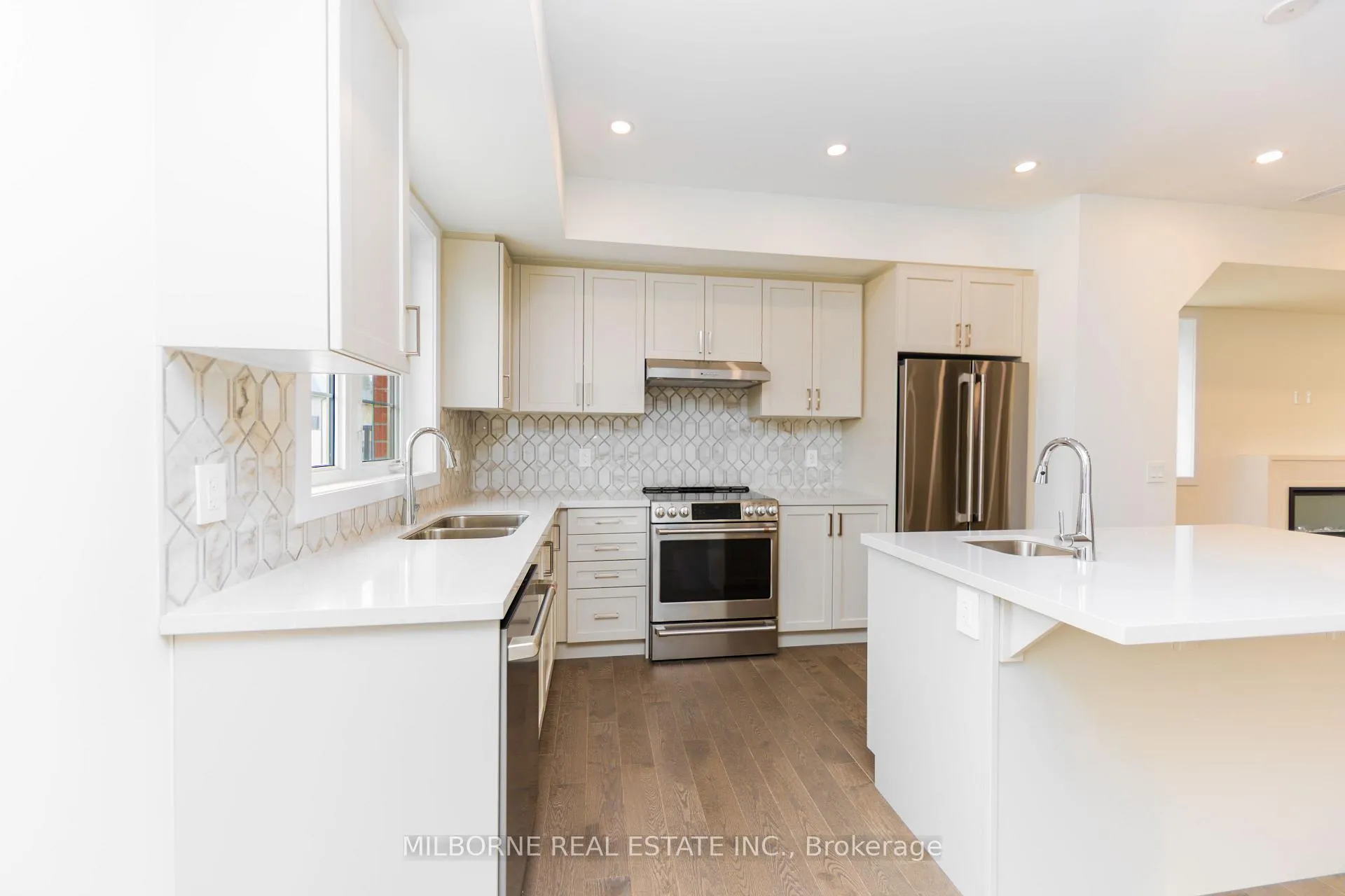 Photo 13 of 28 Fred Beaton Place, King, King City — HOMEH