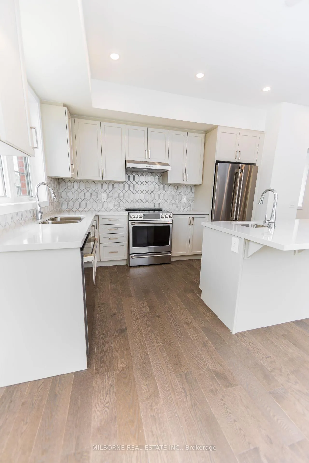 Photo 14 of 28 Fred Beaton Place, King, King City — HOMEH