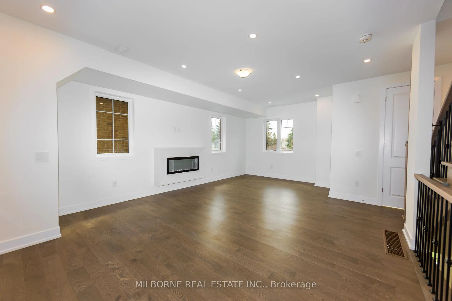 Photo 17 of 28 Fred Beaton Place, King, King City — HOMEH
