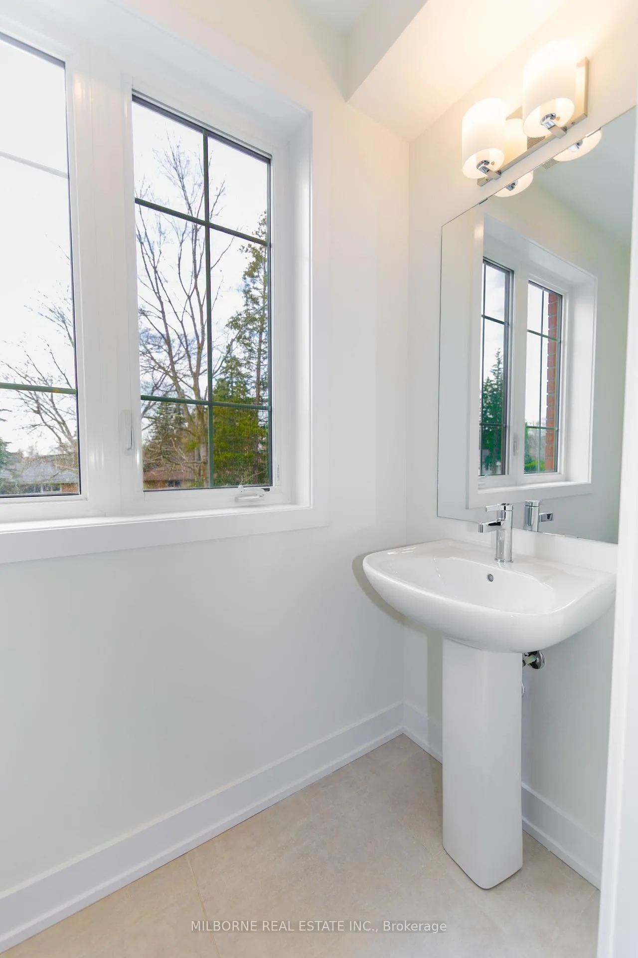 Photo 18 of 28 Fred Beaton Place, King, King City — HOMEH
