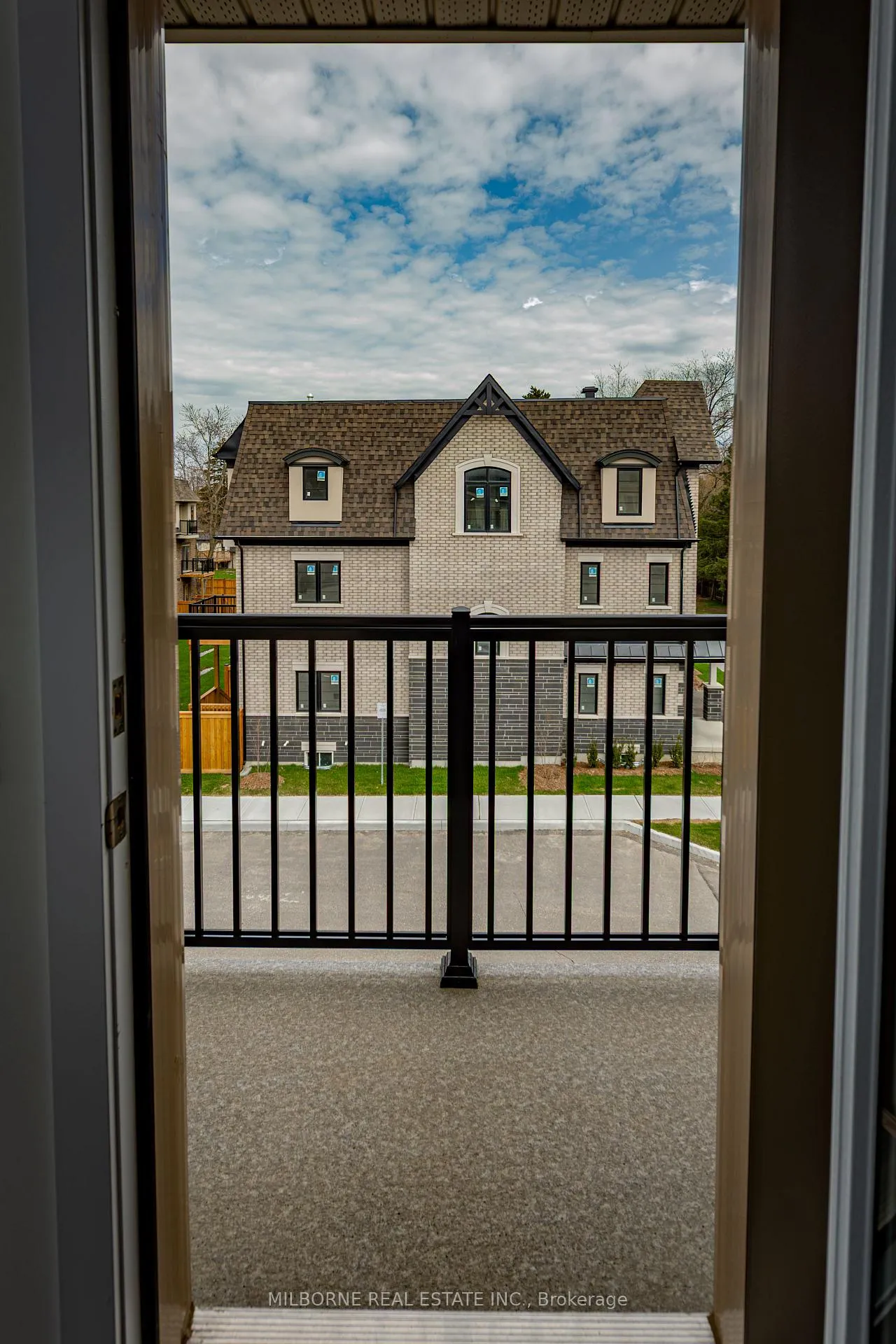 Photo 32 of 28 Fred Beaton Place, King, King City — HOMEH